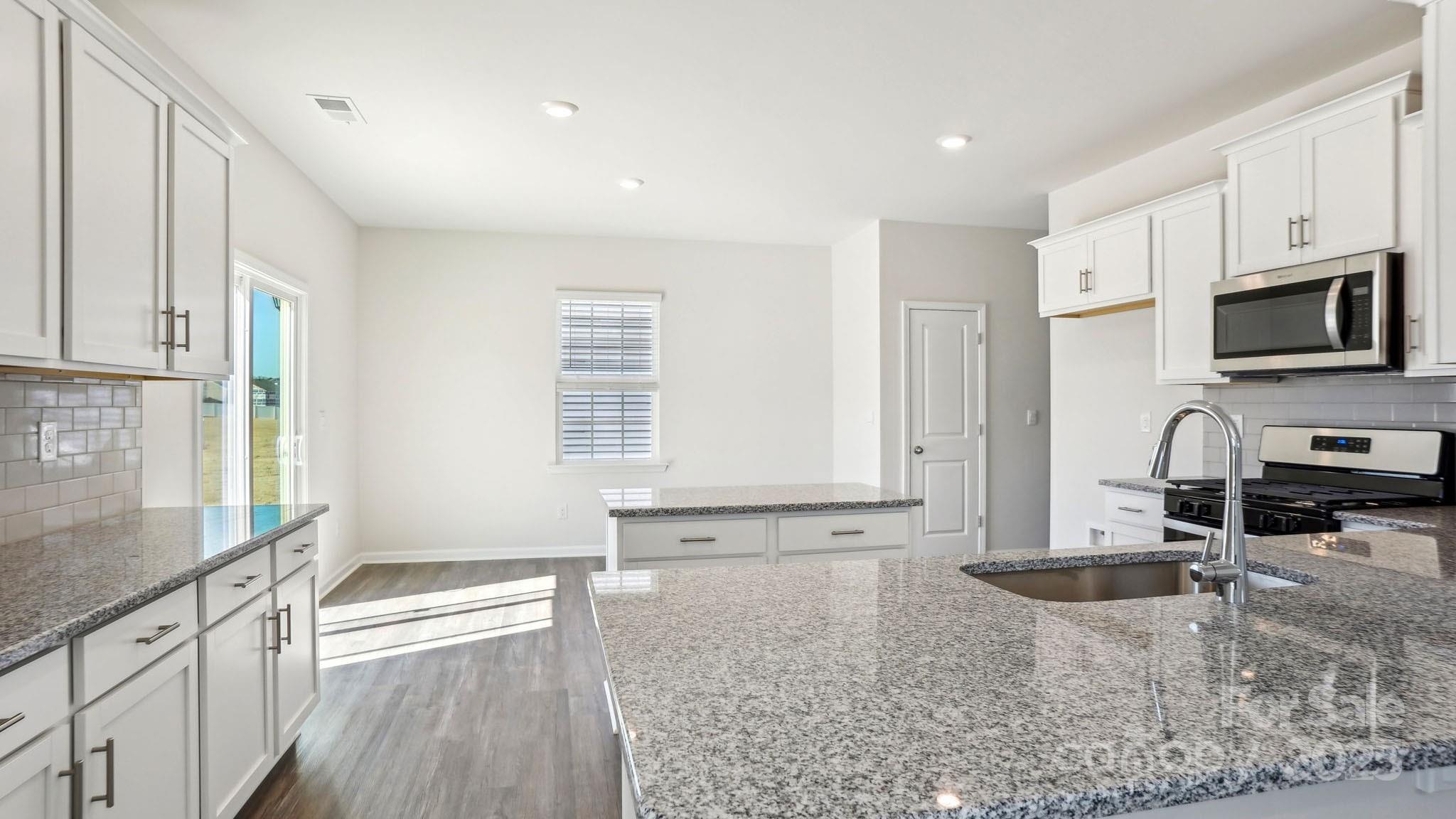 210 Giant Oak Avenue Property Photo 33