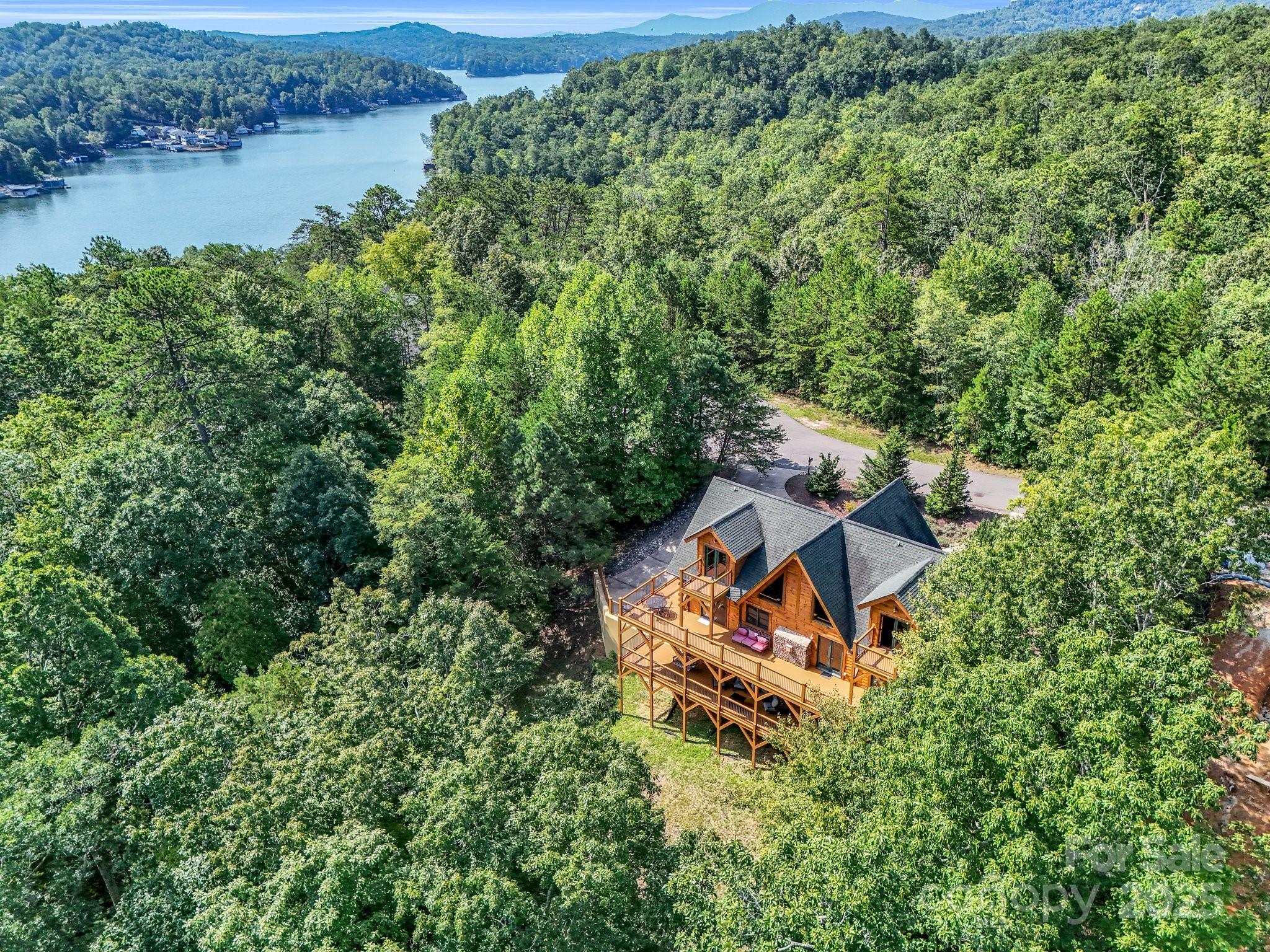 219 Highland Heights Property Photo 2