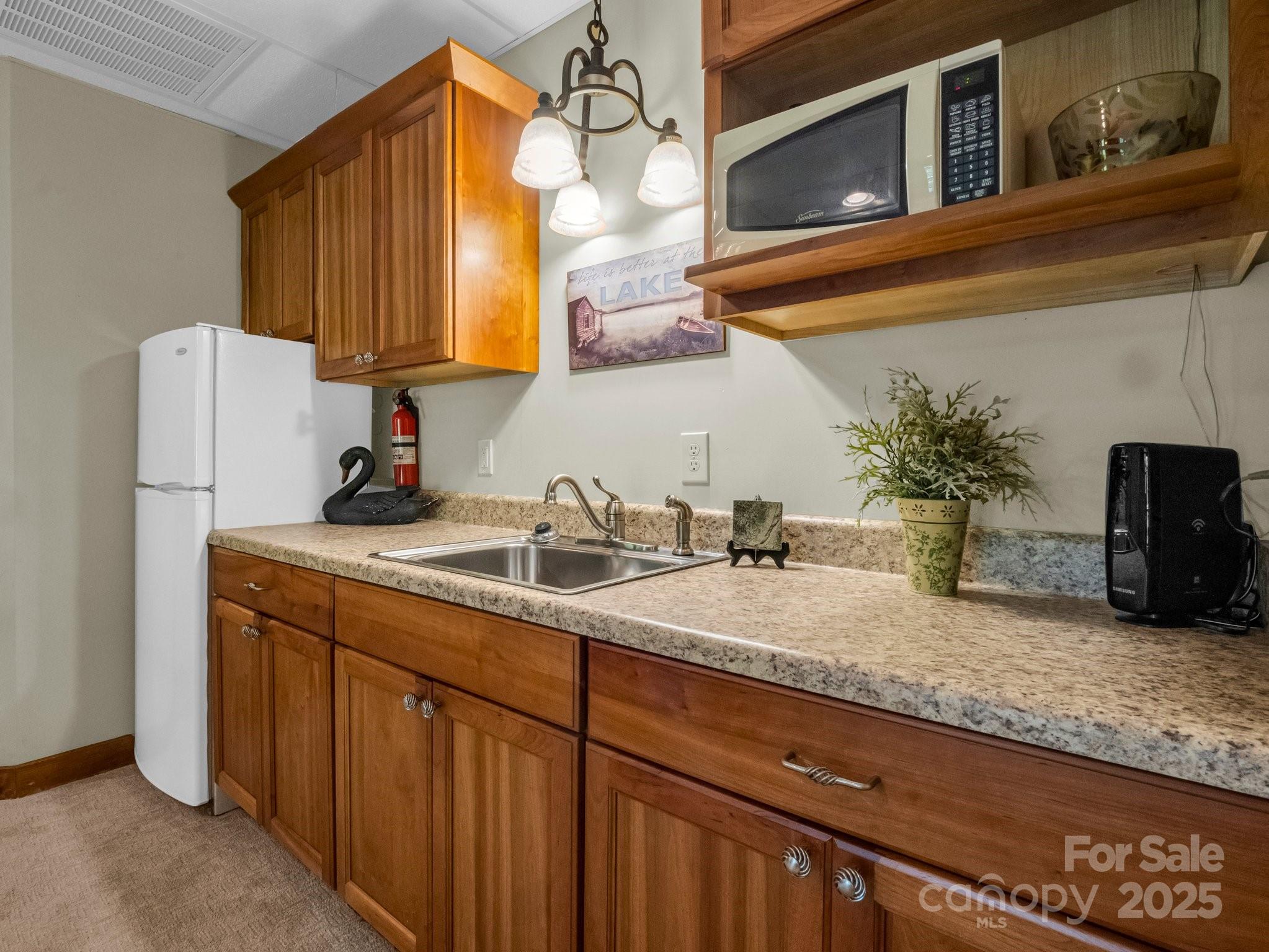 219 Highland Heights Property Photo 30