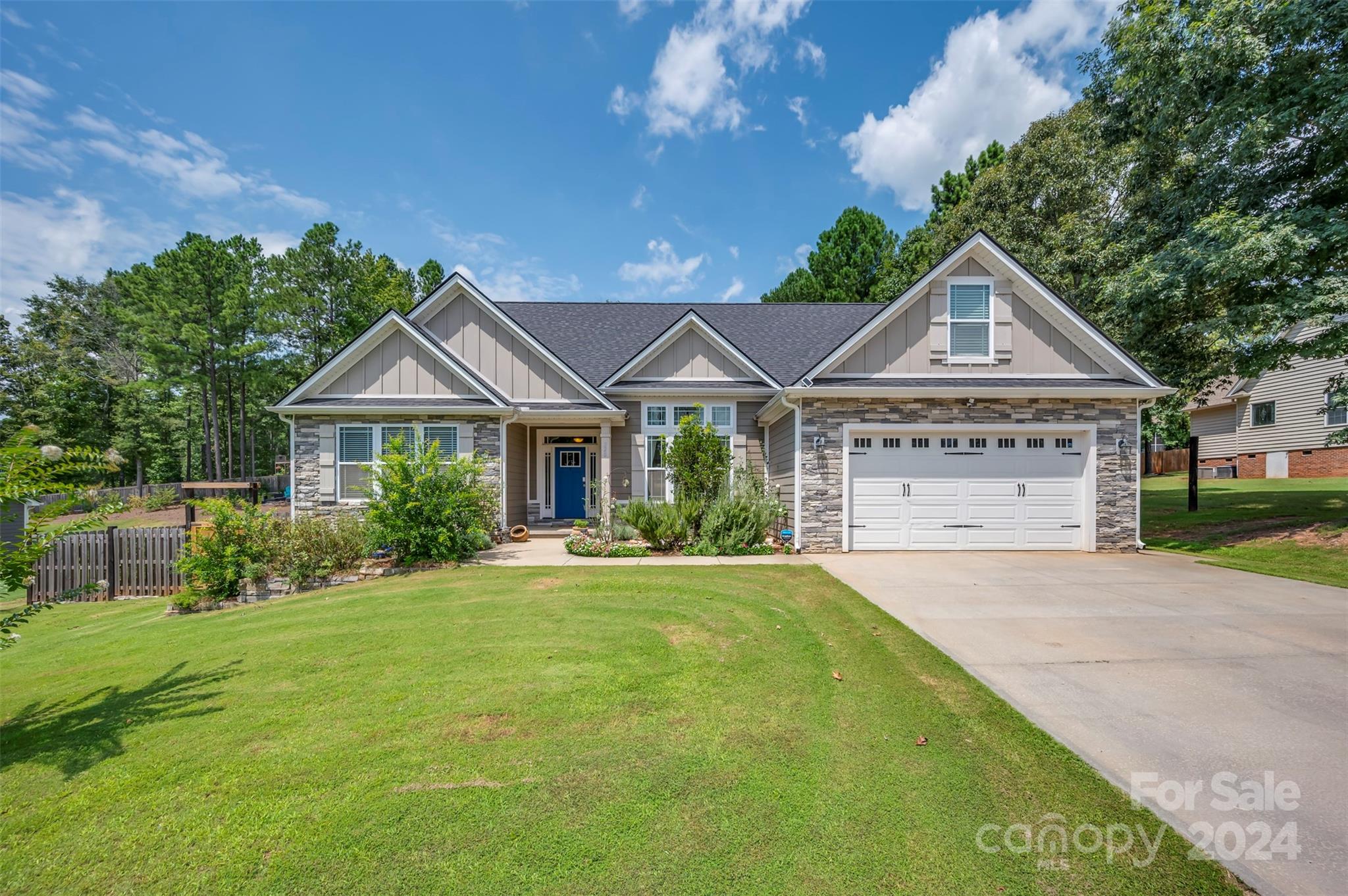 220 Cane Creek Way Property Photo 1