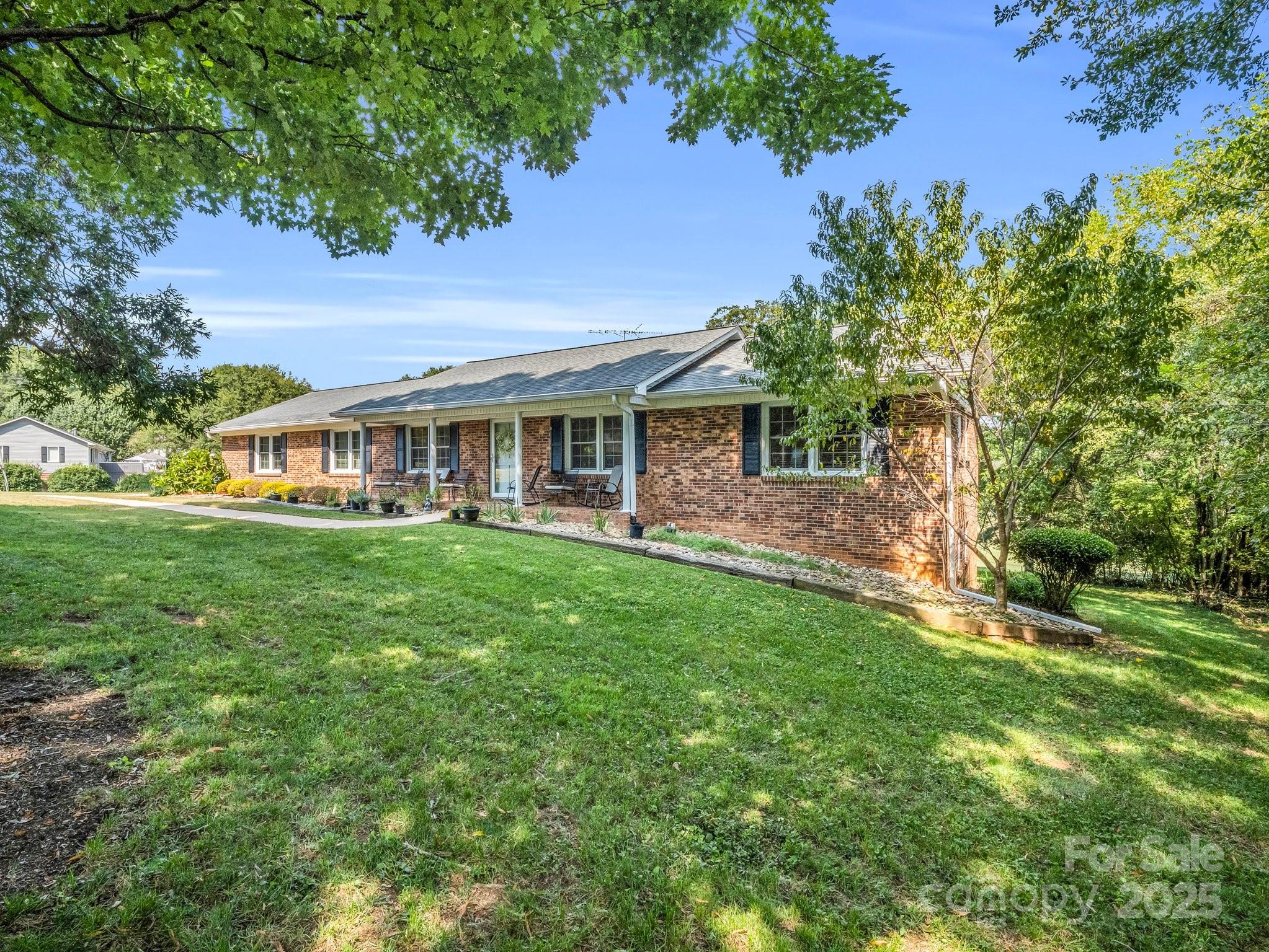 3039 Longwood Drive Property Photo 6