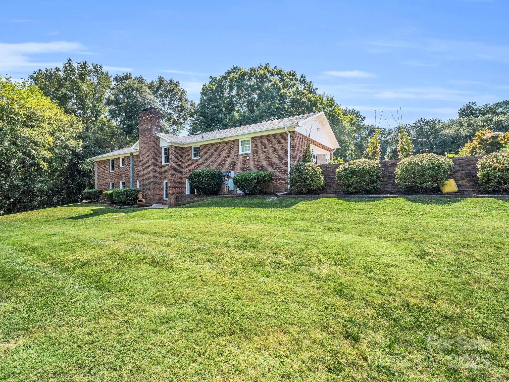 3039 Longwood Drive Property Photo 8