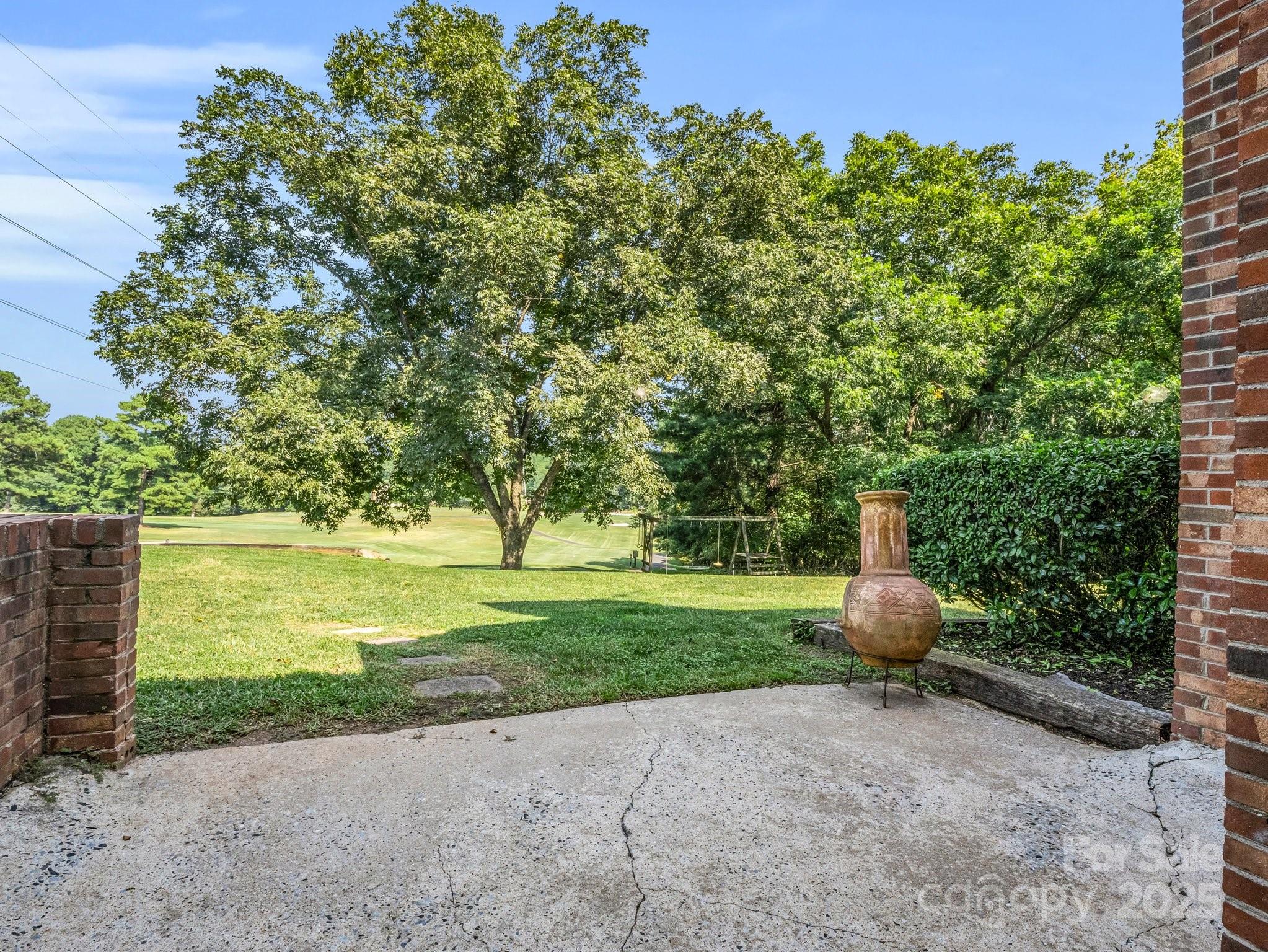 3039 Longwood Drive Property Photo 11