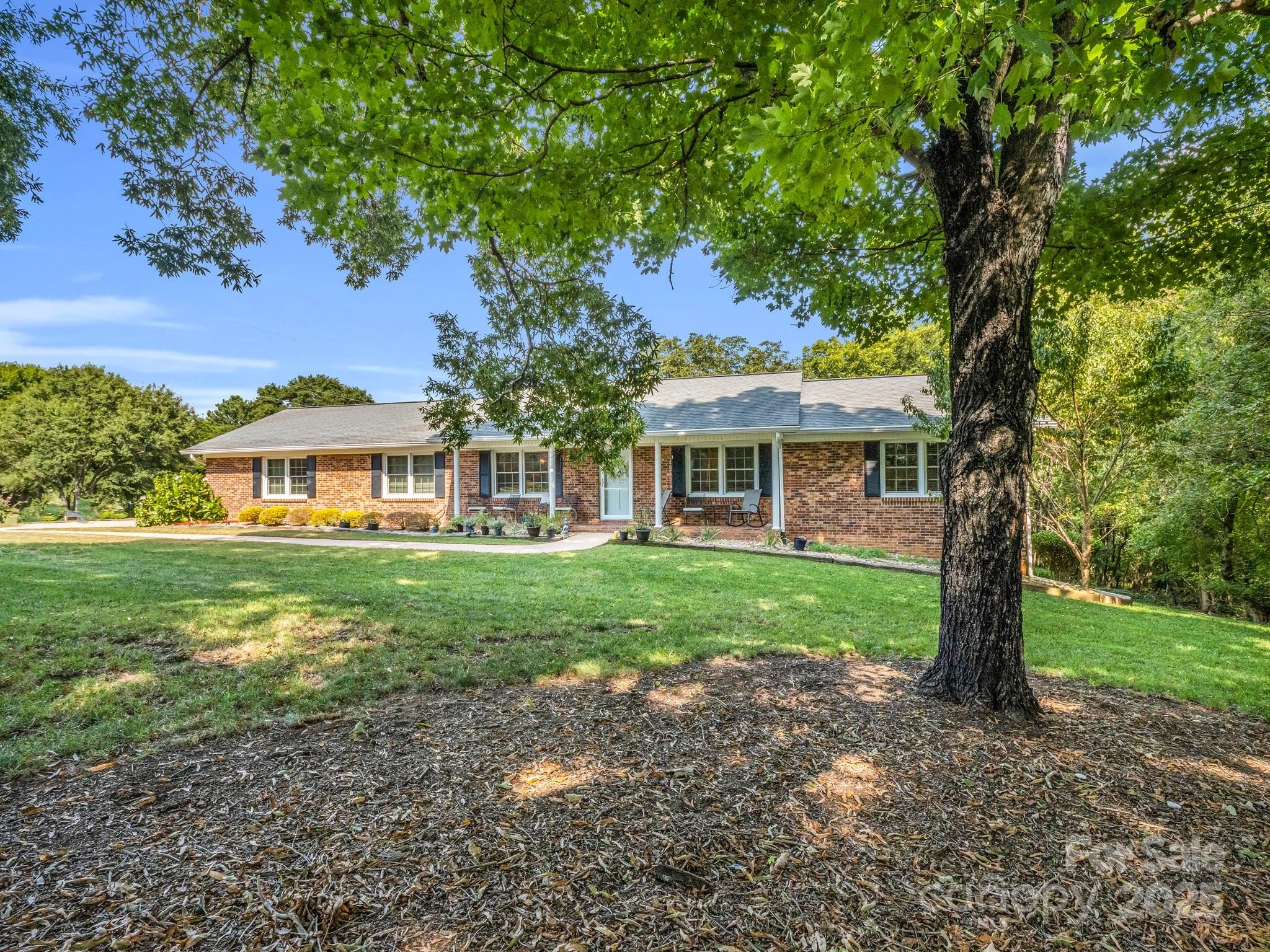3039 Longwood Drive Property Photo 14