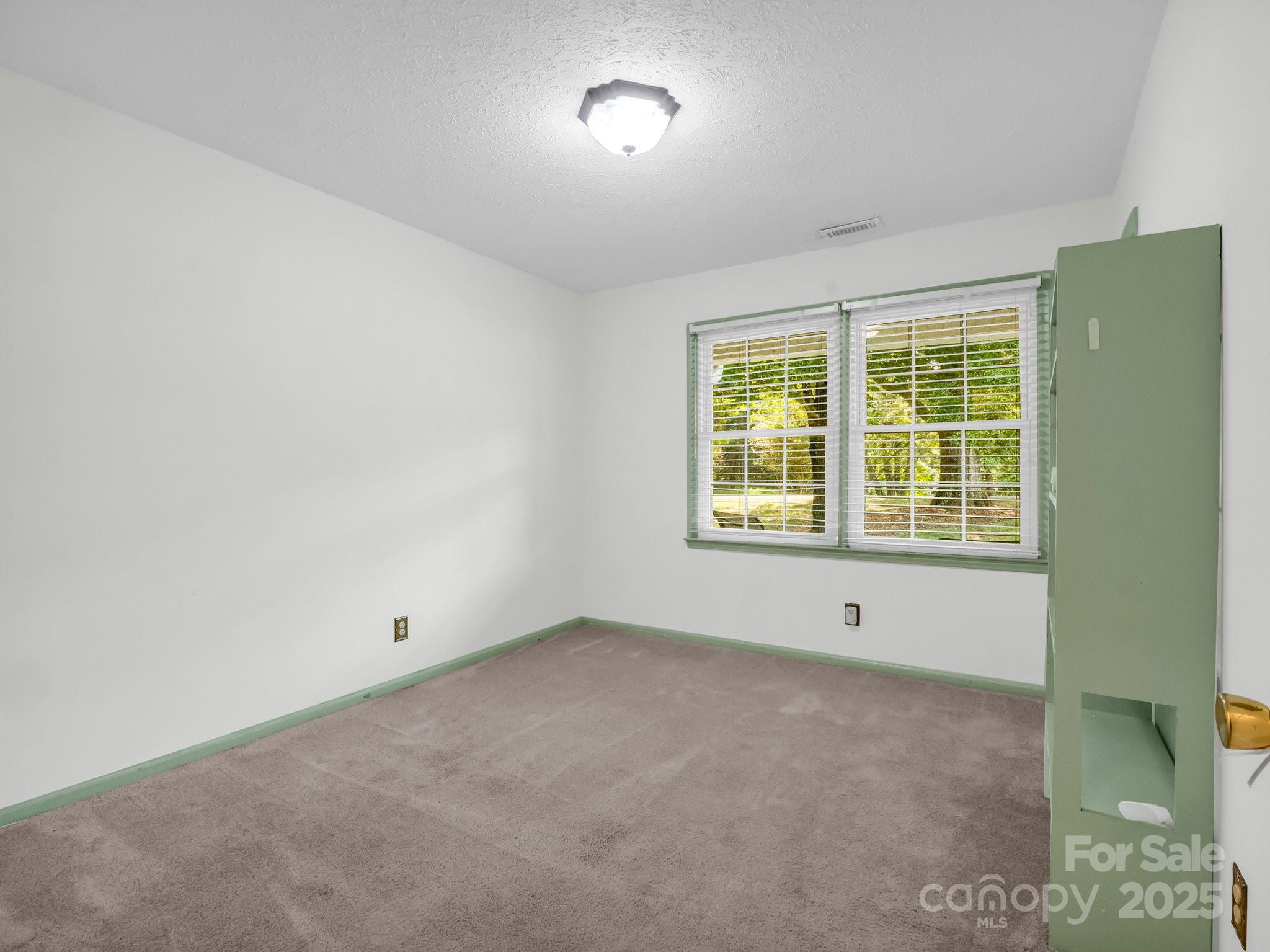 3039 Longwood Drive Property Photo 27