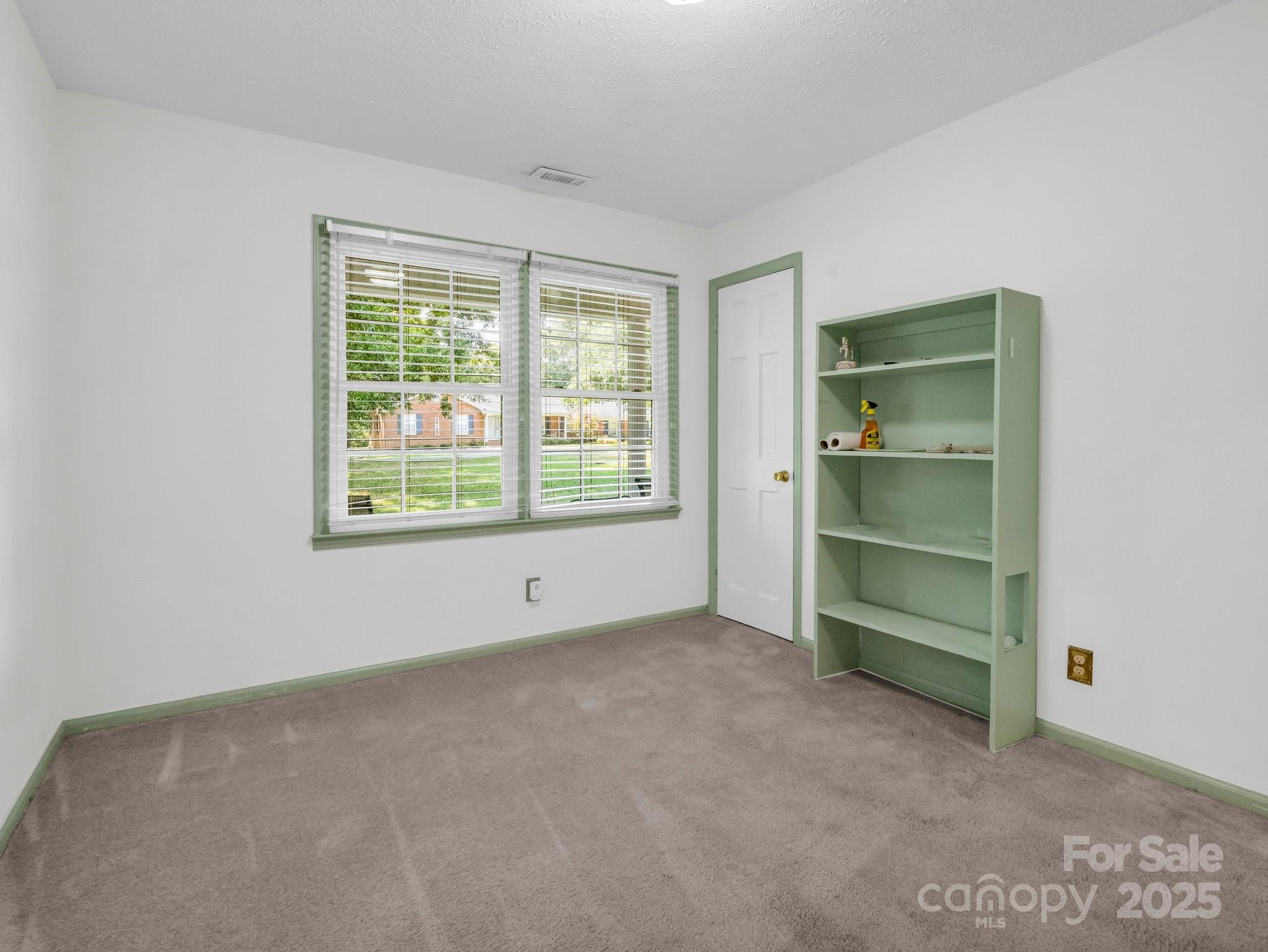 3039 Longwood Drive Property Photo 28