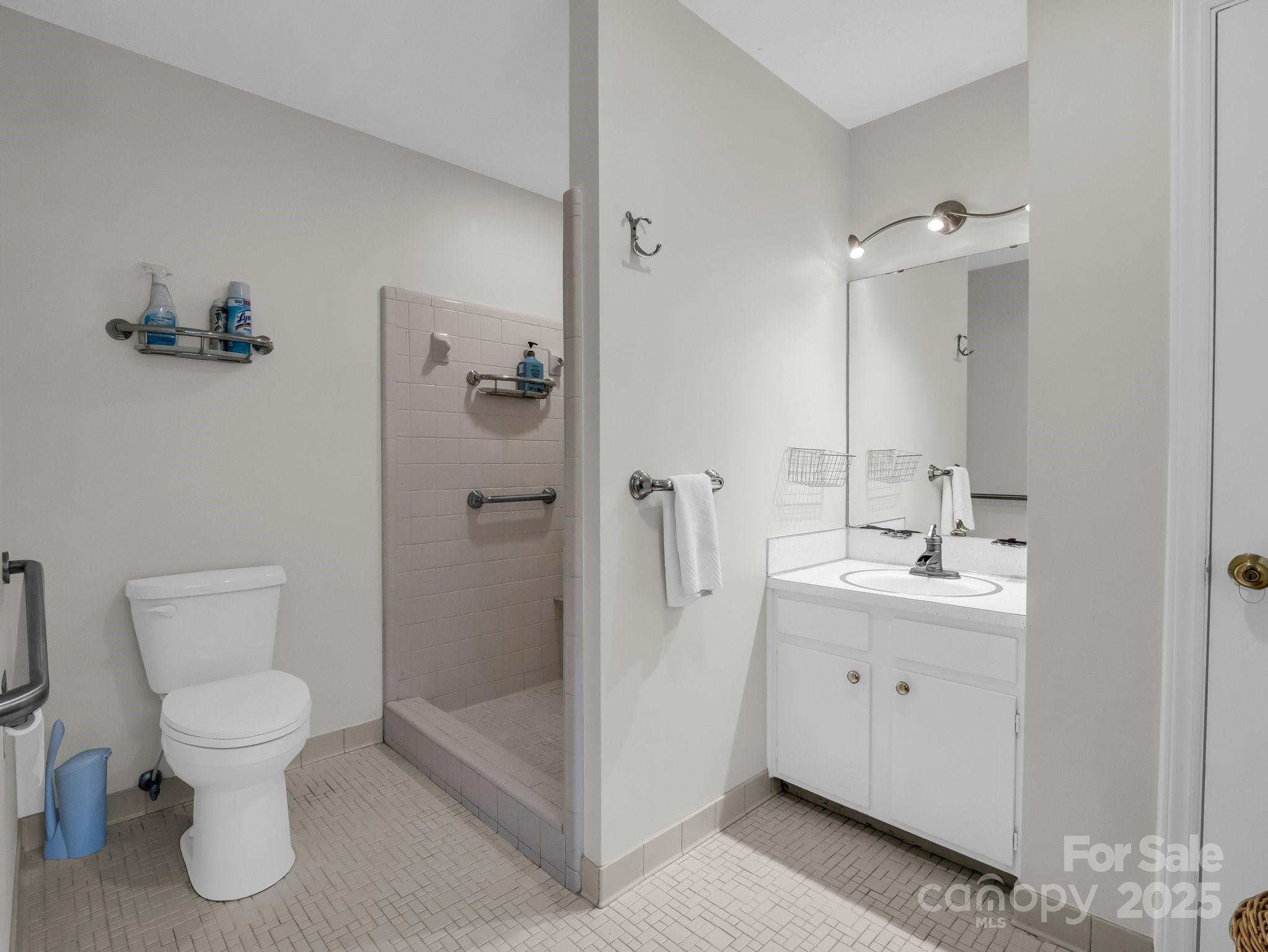3039 Longwood Drive Property Photo 32