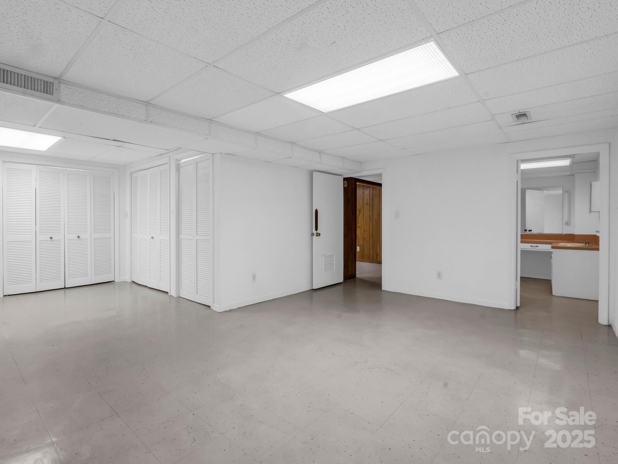3039 Longwood Drive Property Photo 43