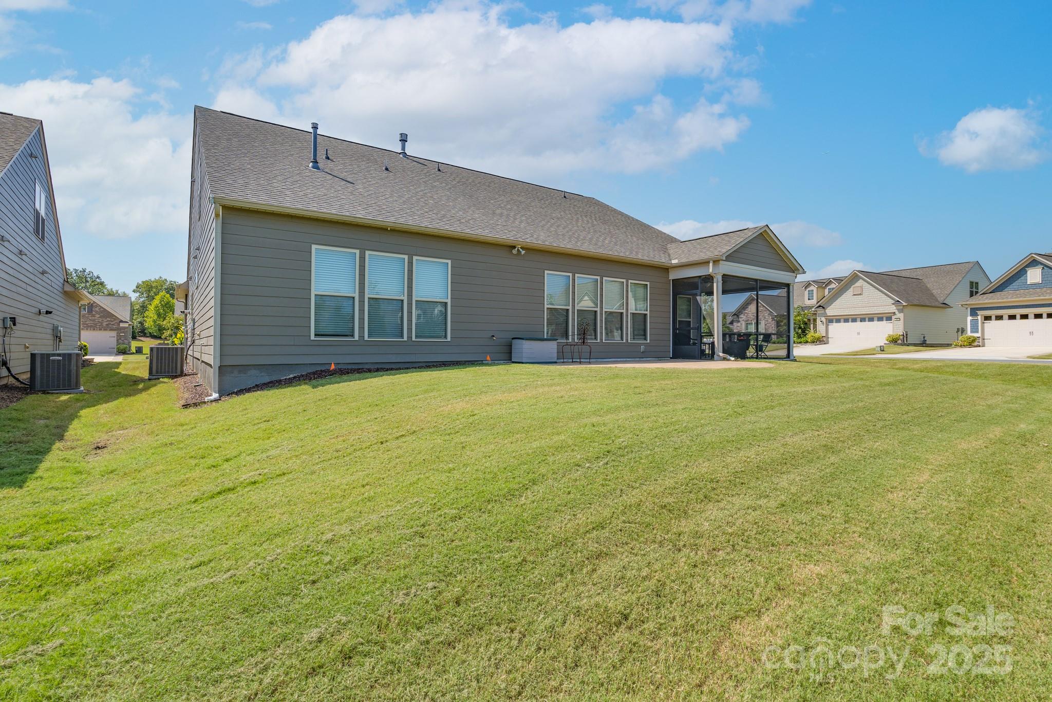 3087 Bartlett Street Property Photo 6