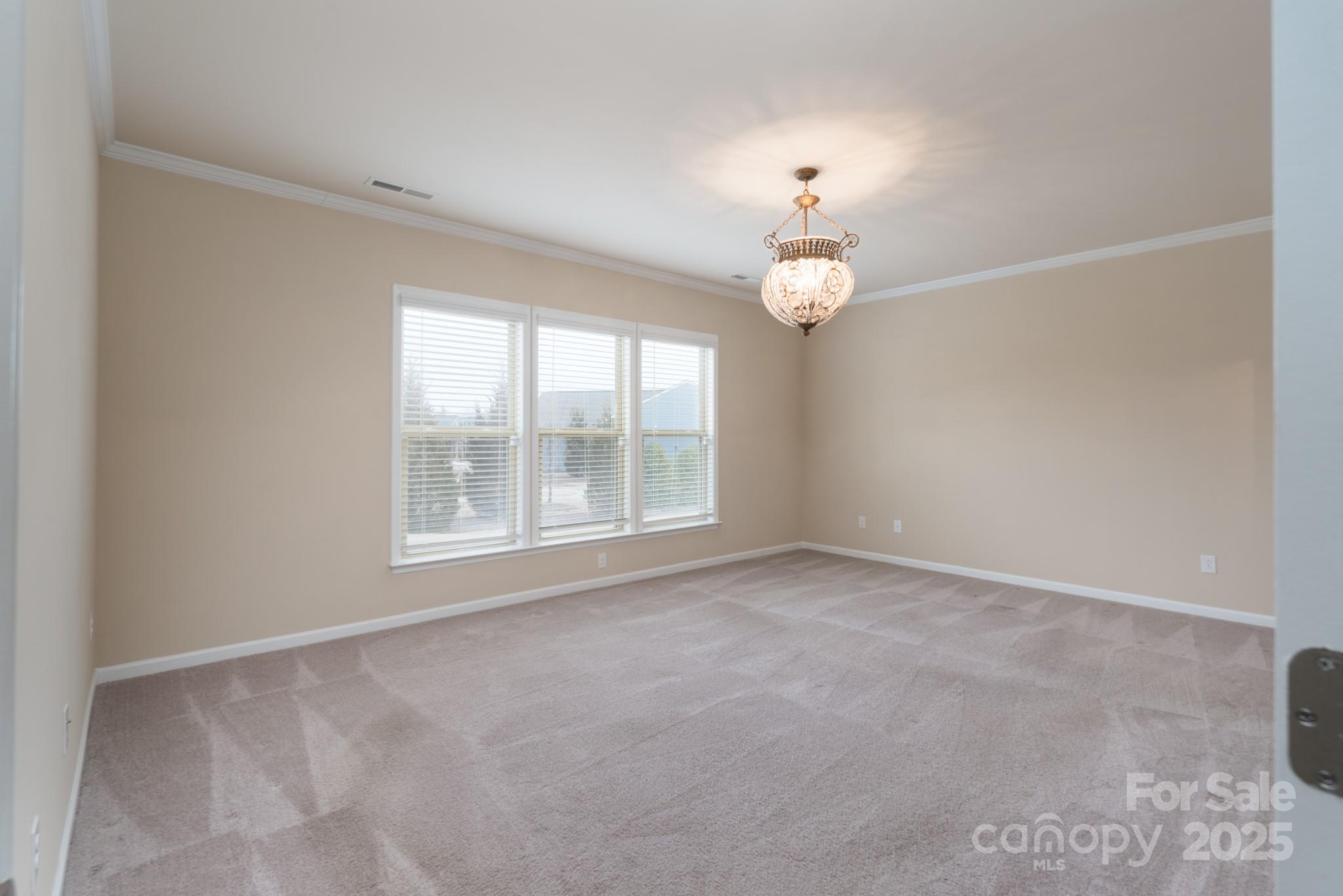 3087 Bartlett Street Property Photo 24