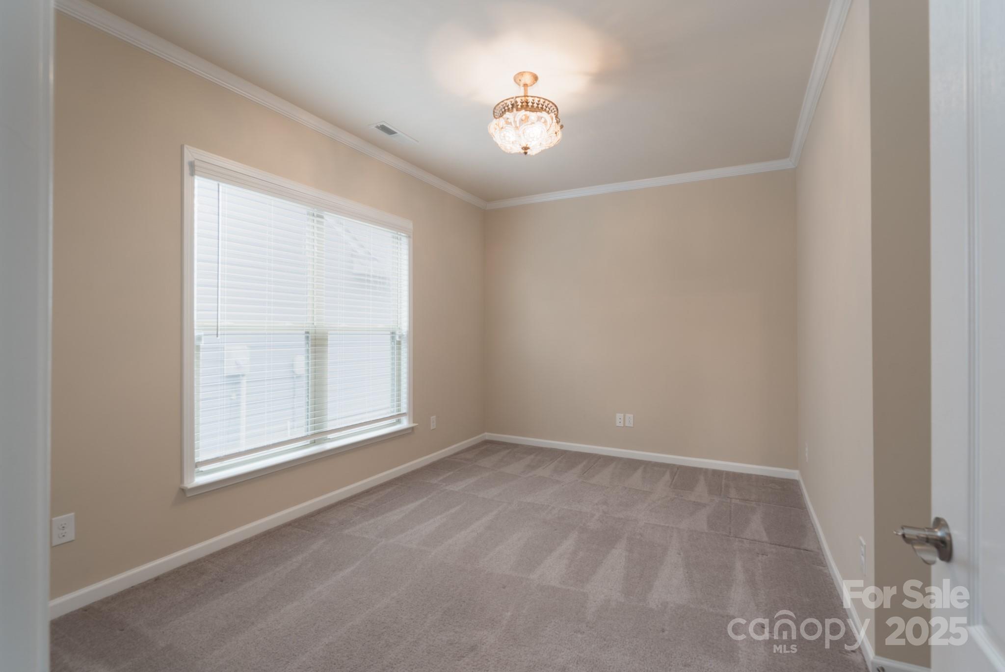 3087 Bartlett Street Property Photo 27