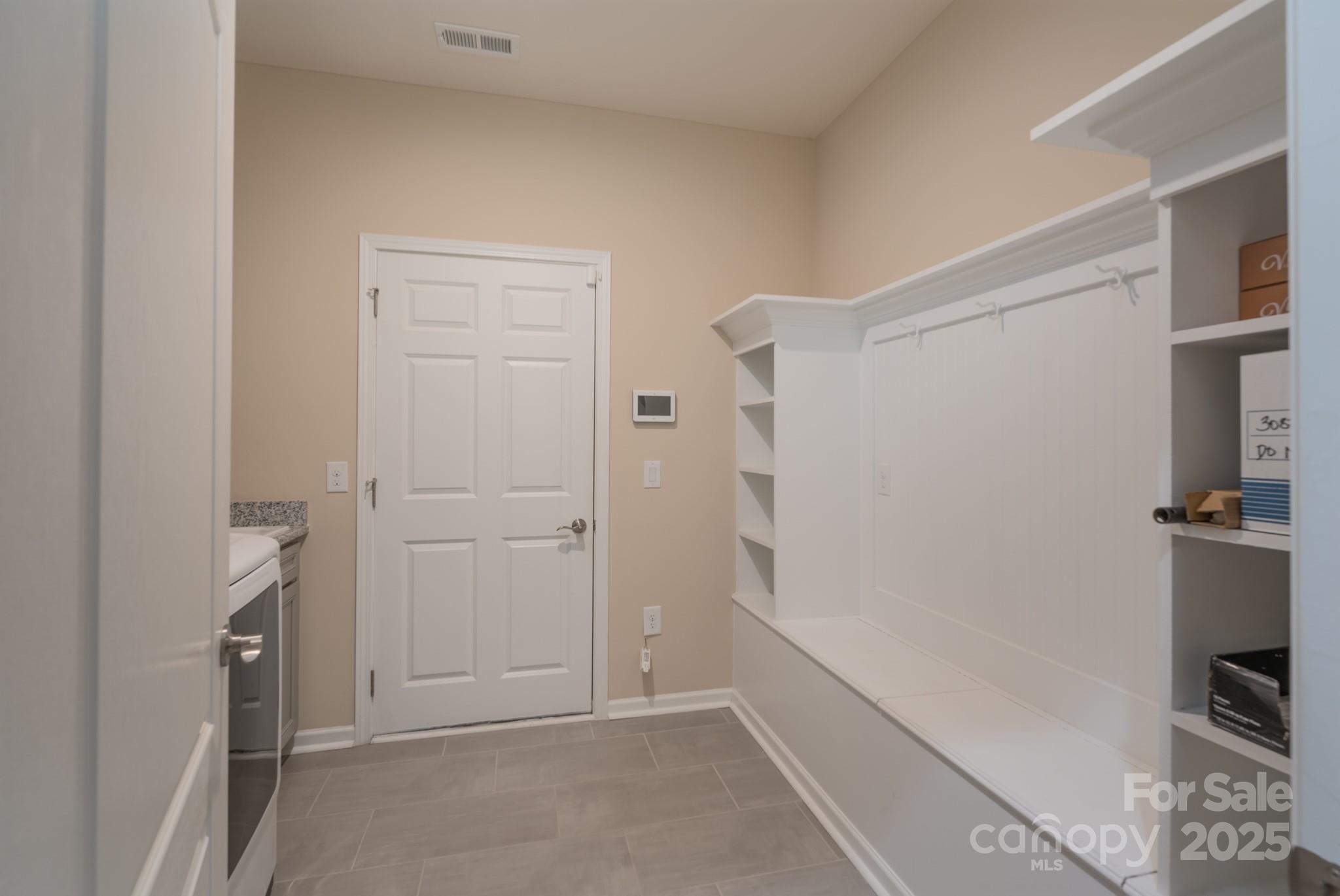 3087 Bartlett Street Property Photo 29