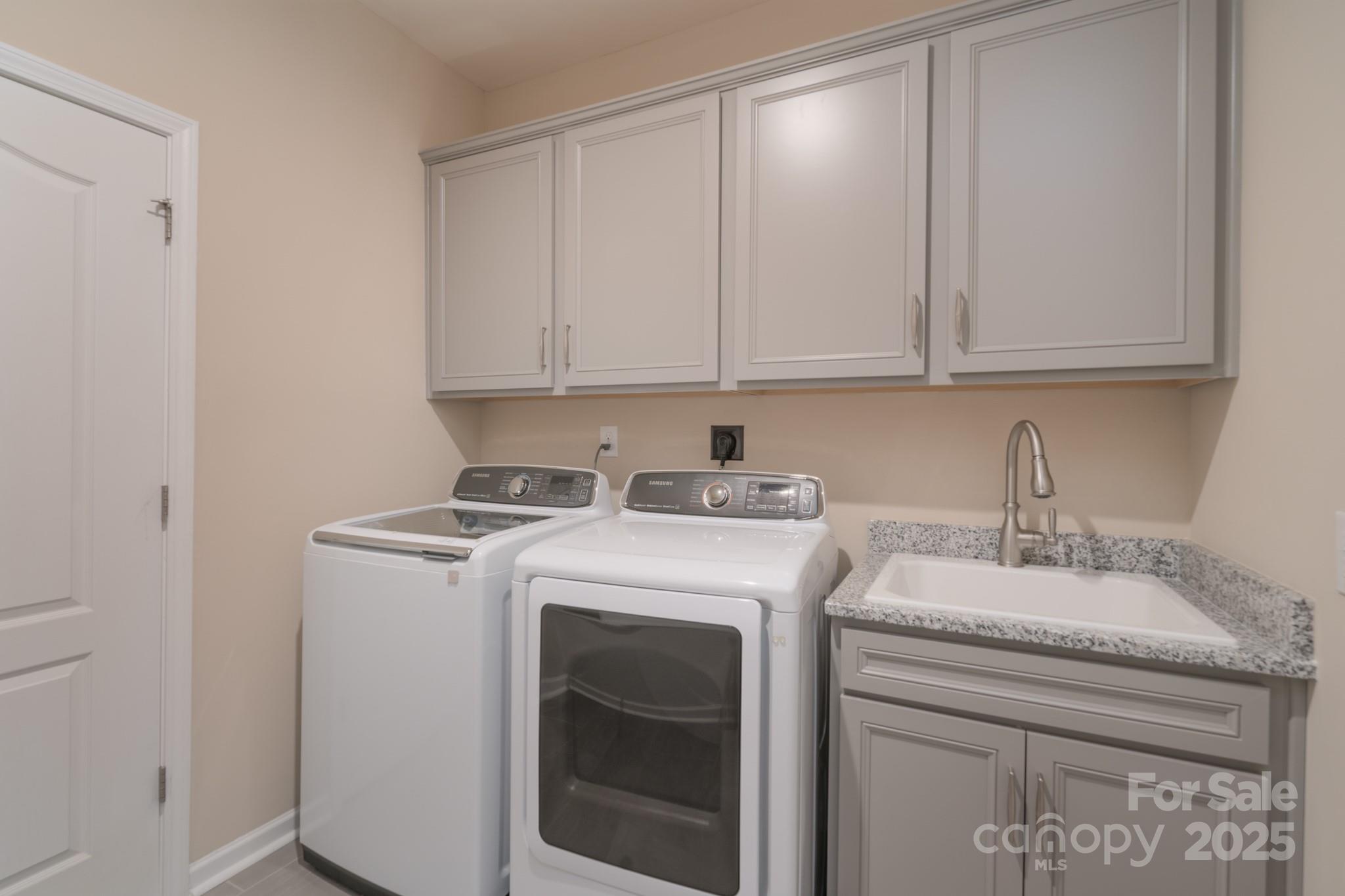 3087 Bartlett Street Property Photo 30