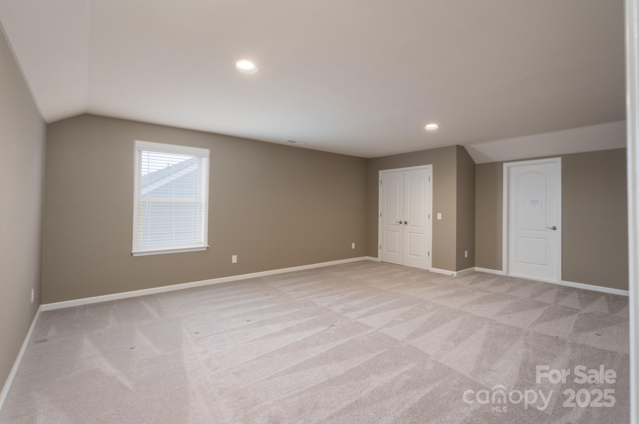 3087 Bartlett Street Property Photo 34
