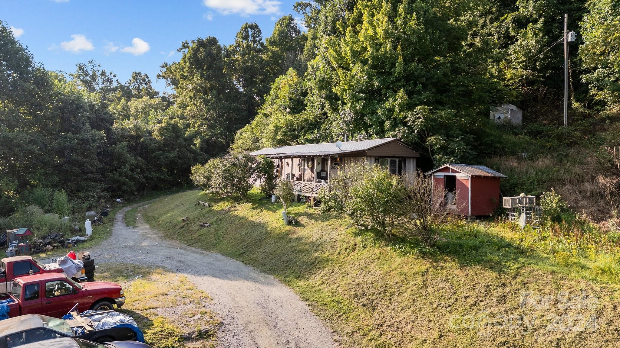 47 Denny Lane Property Photo 3