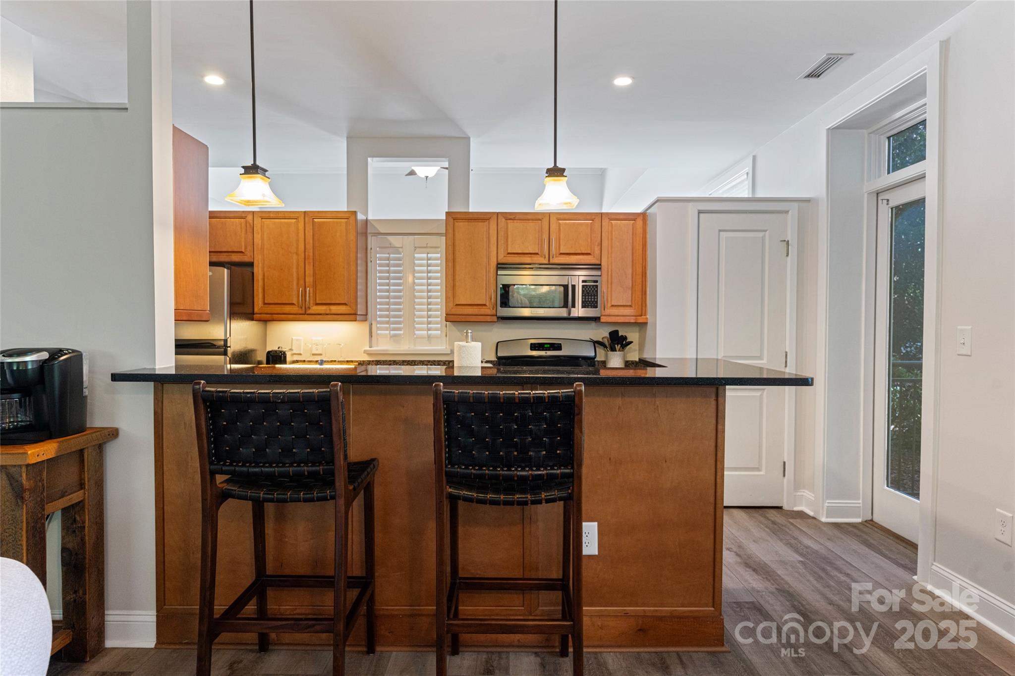 6 Village Lane B100 Property Photo 8