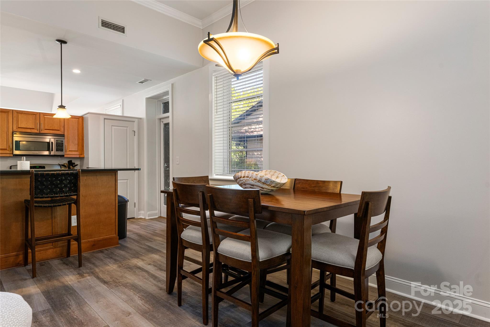 6 Village Lane B100 Property Photo 9