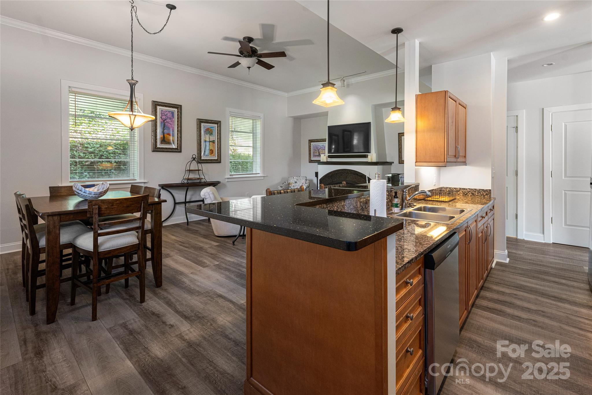 6 Village Lane B100 Property Photo 13