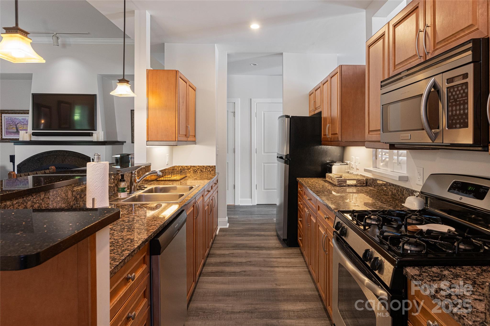 6 Village Lane B100 Property Photo 14