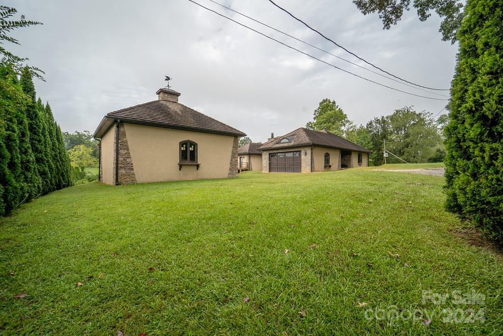 110 E Glenwood Lane Property Photo 3