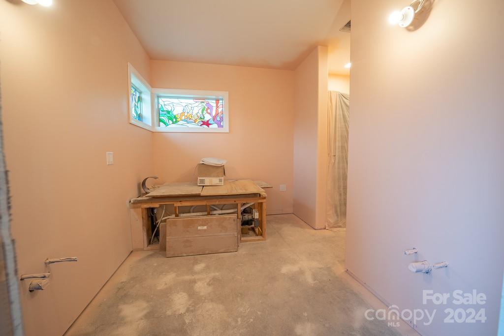 110 E Glenwood Lane Property Photo 22