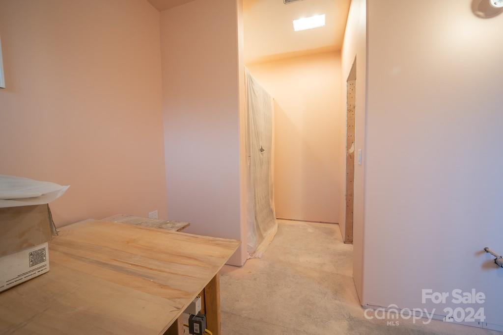 110 E Glenwood Lane Property Photo 23