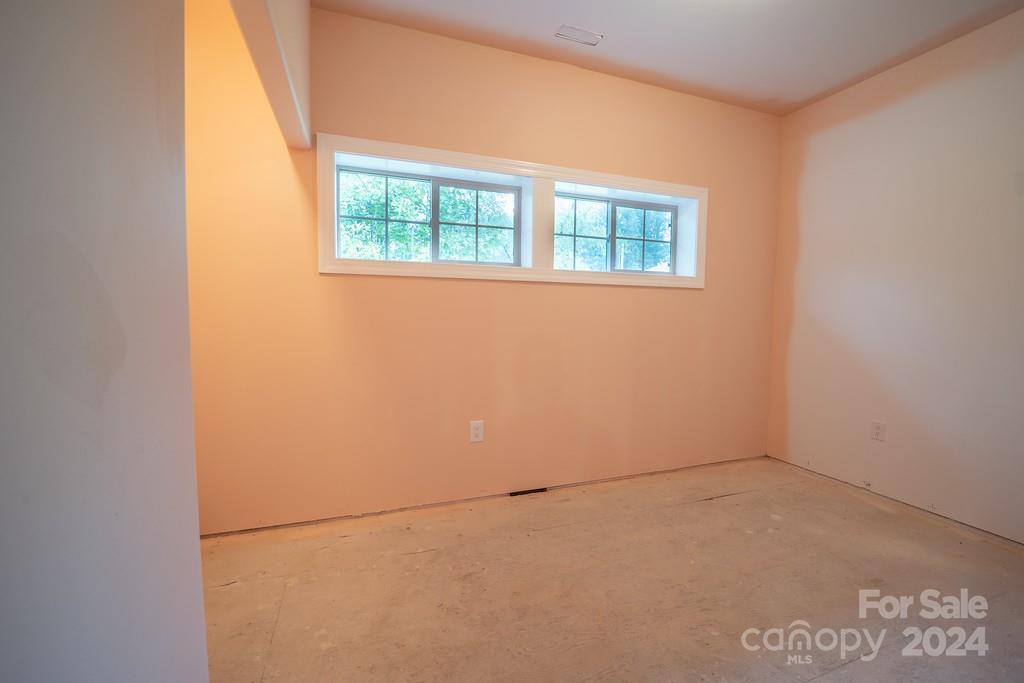 110 E Glenwood Lane Property Photo 28
