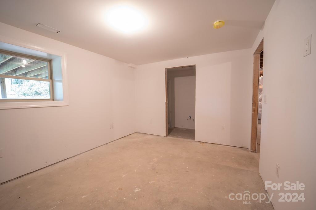 110 E Glenwood Lane Property Photo 32