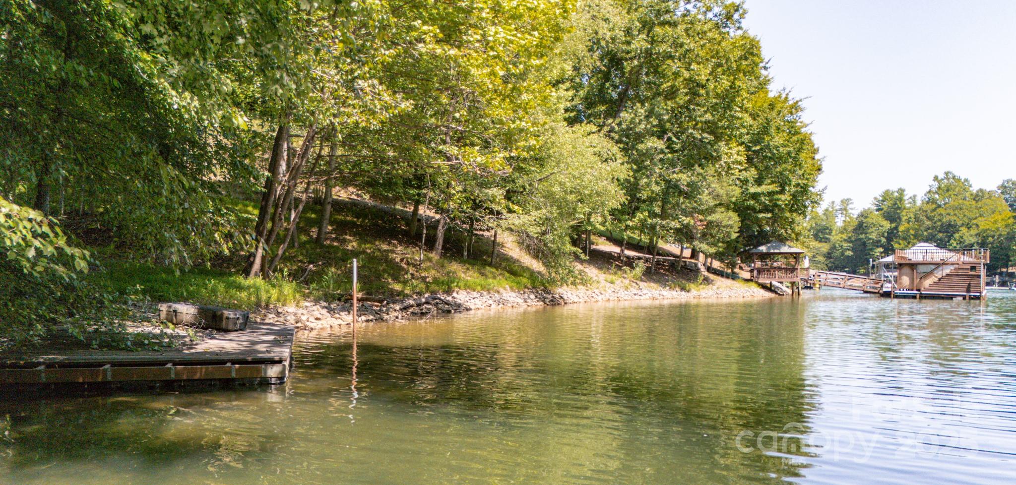 332 Waterglyn Way 27 Property Photo 3