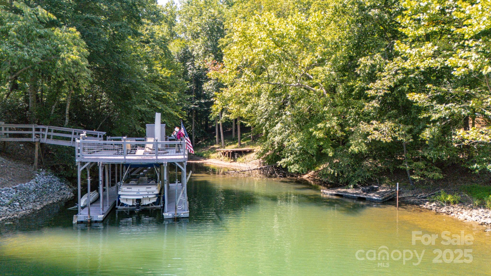 332 Waterglyn Way 27 Property Photo 13