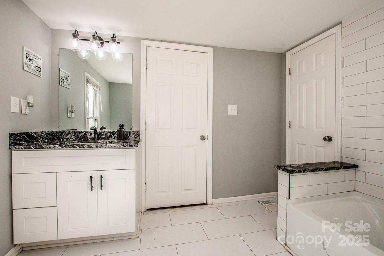 60 Hunter Bridge Road Property Photo 12