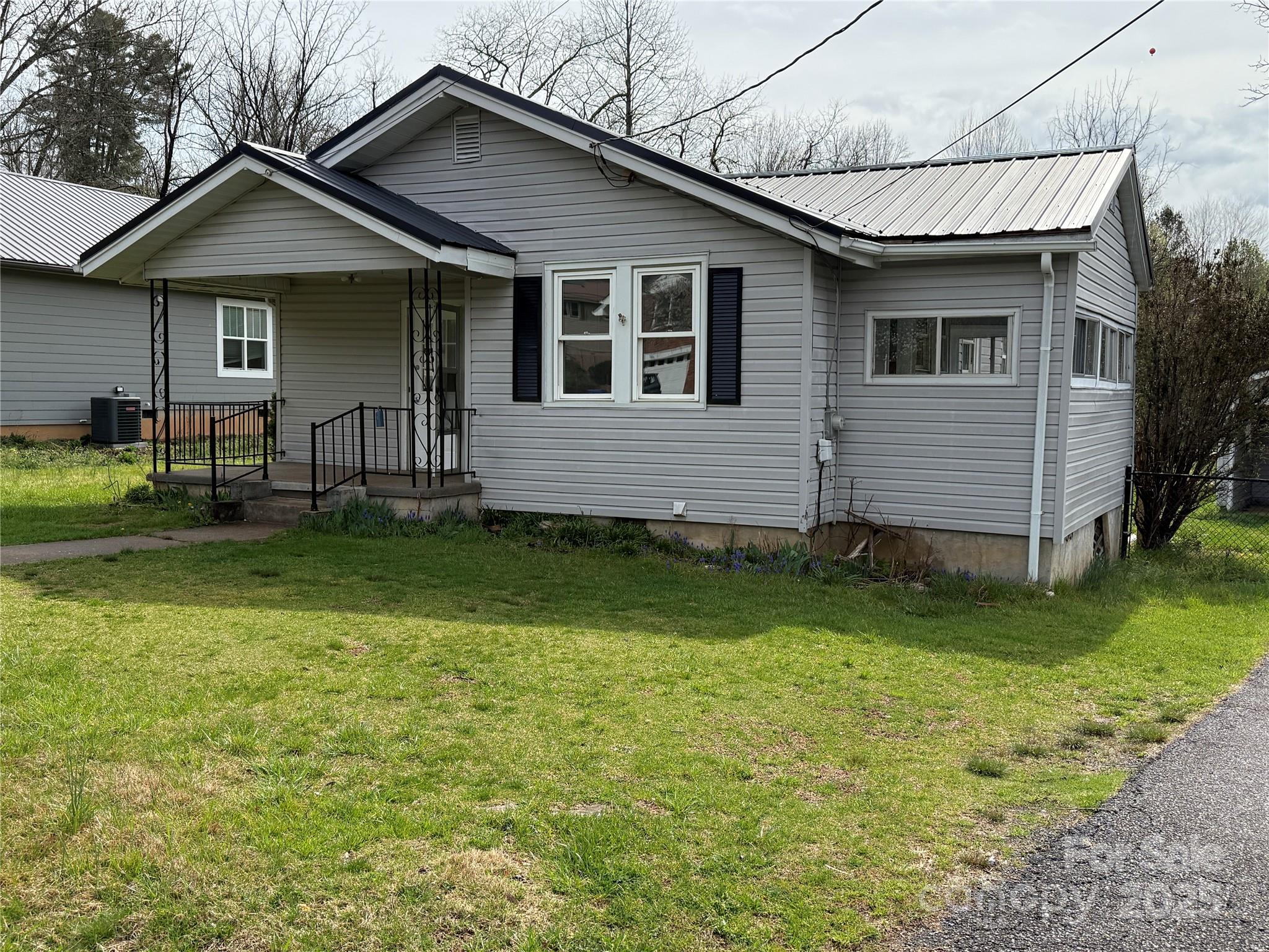 154 Burrell Avenue Property Photo 1