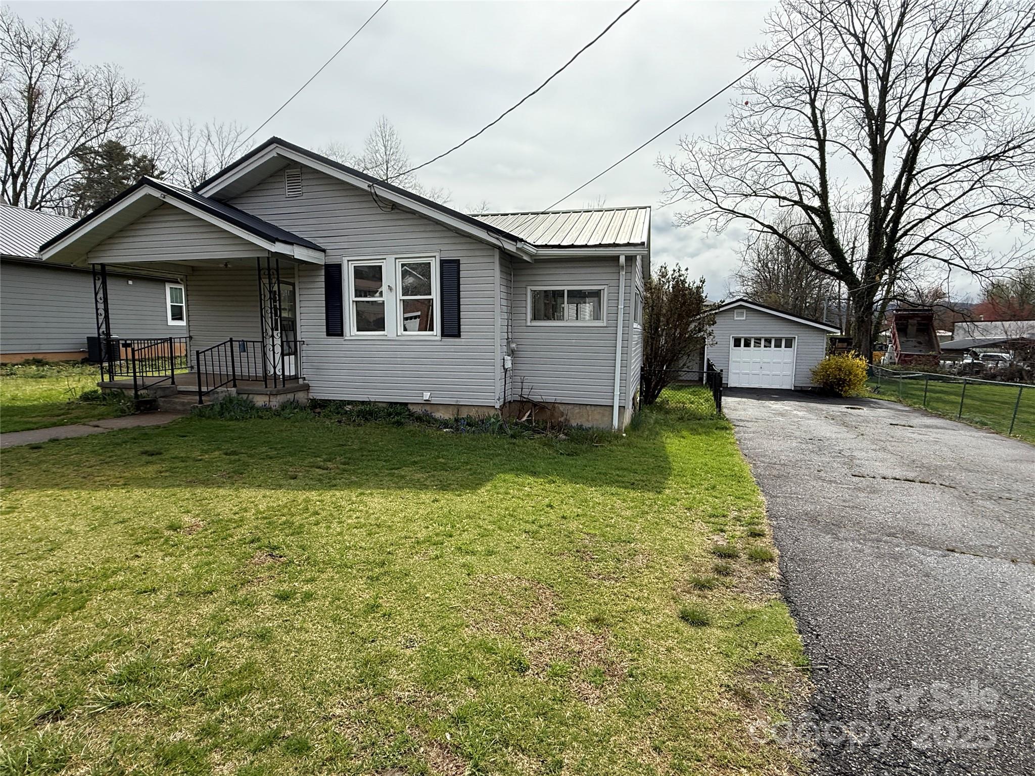 154 Burrell Avenue Property Photo 2