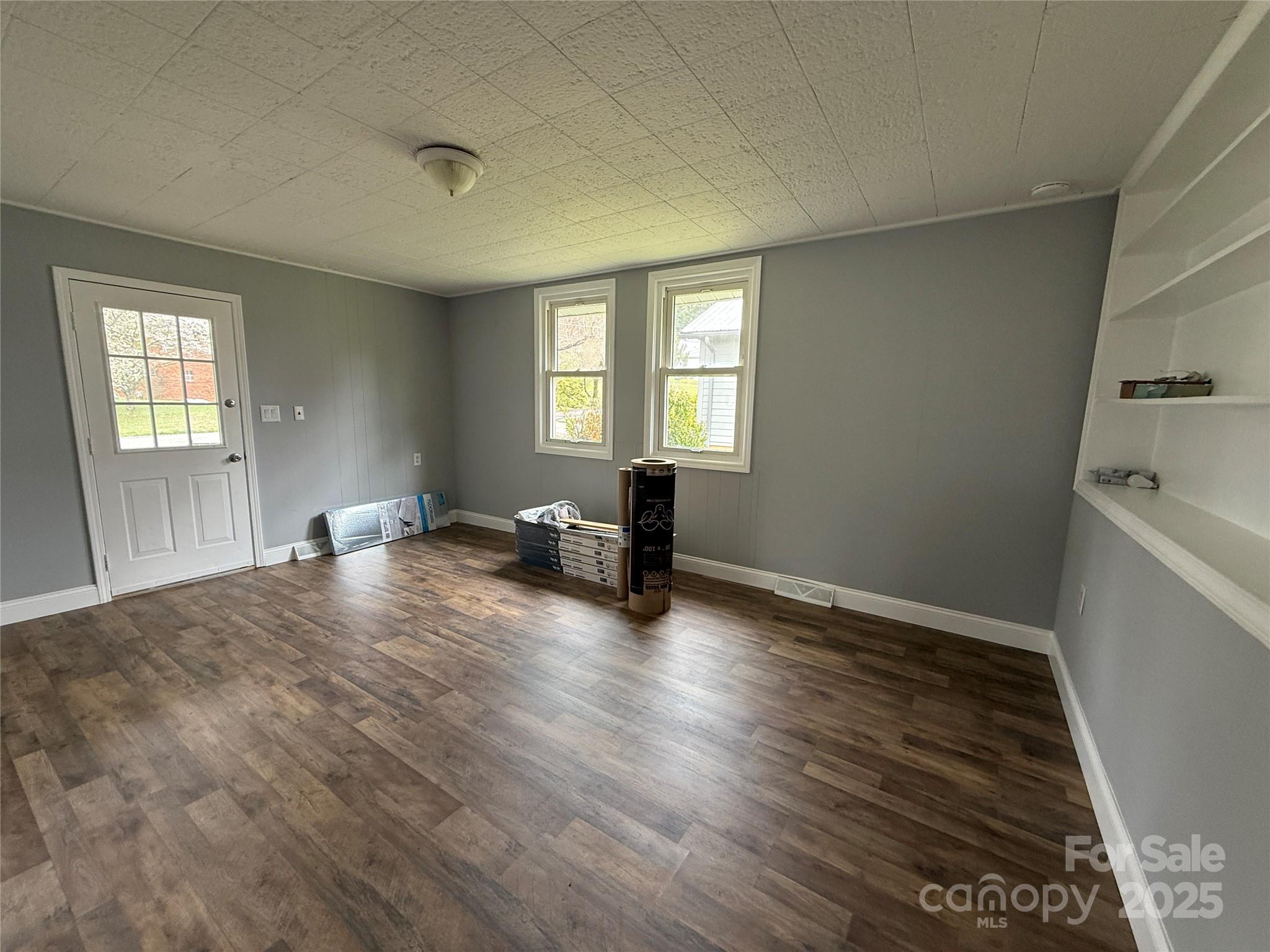 154 Burrell Avenue Property Photo 5