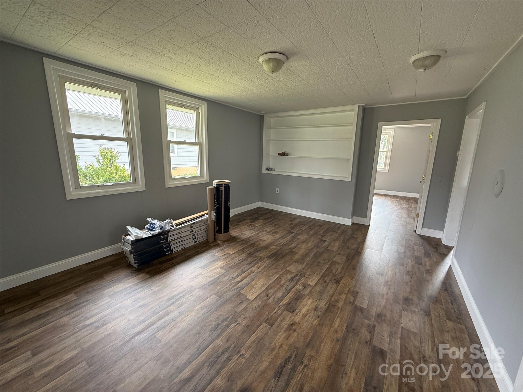 154 Burrell Avenue Property Photo 6