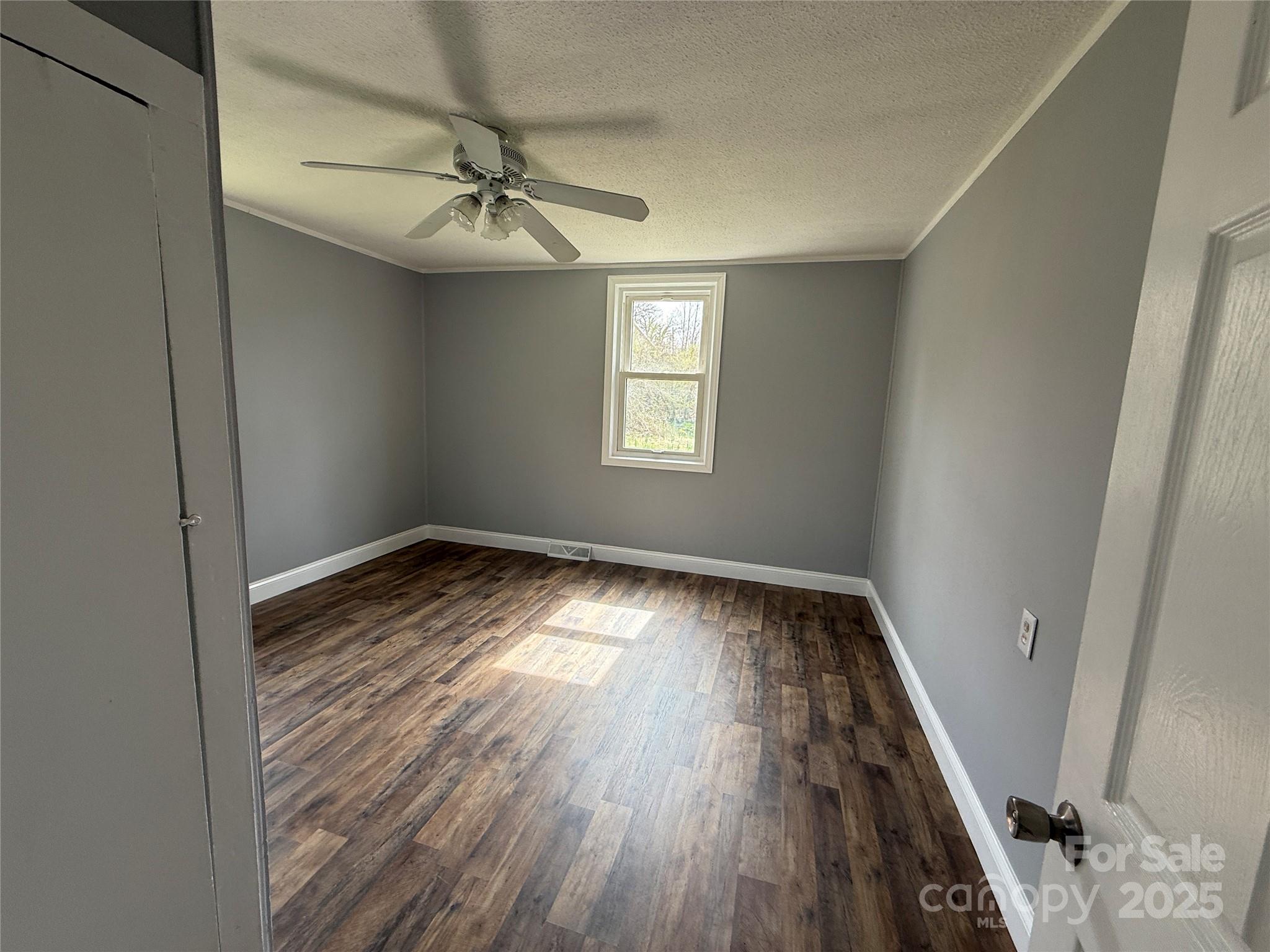 154 Burrell Avenue Property Photo 9