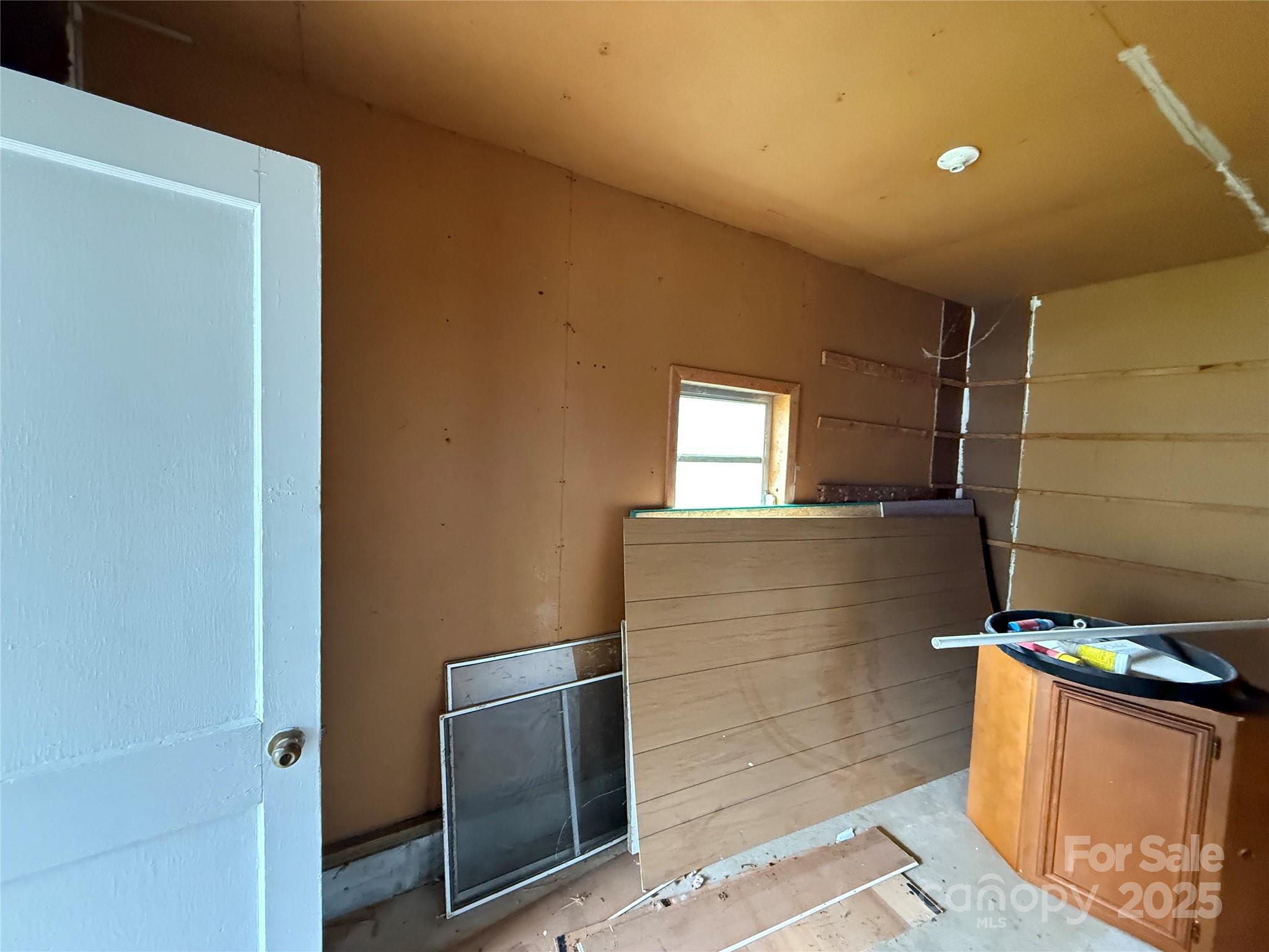 154 Burrell Avenue Property Photo 24