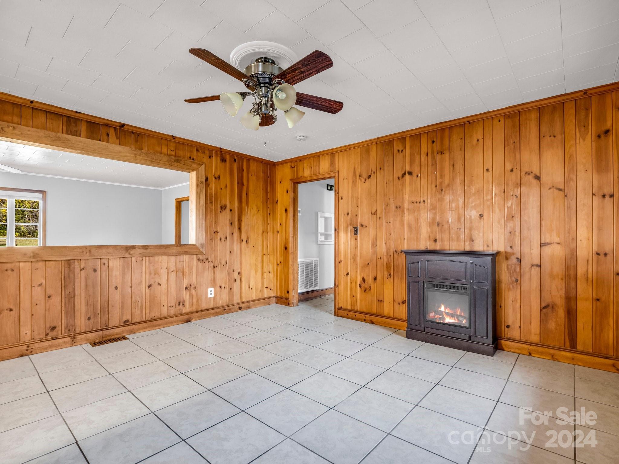 301 Doggett Road Property Photo 10