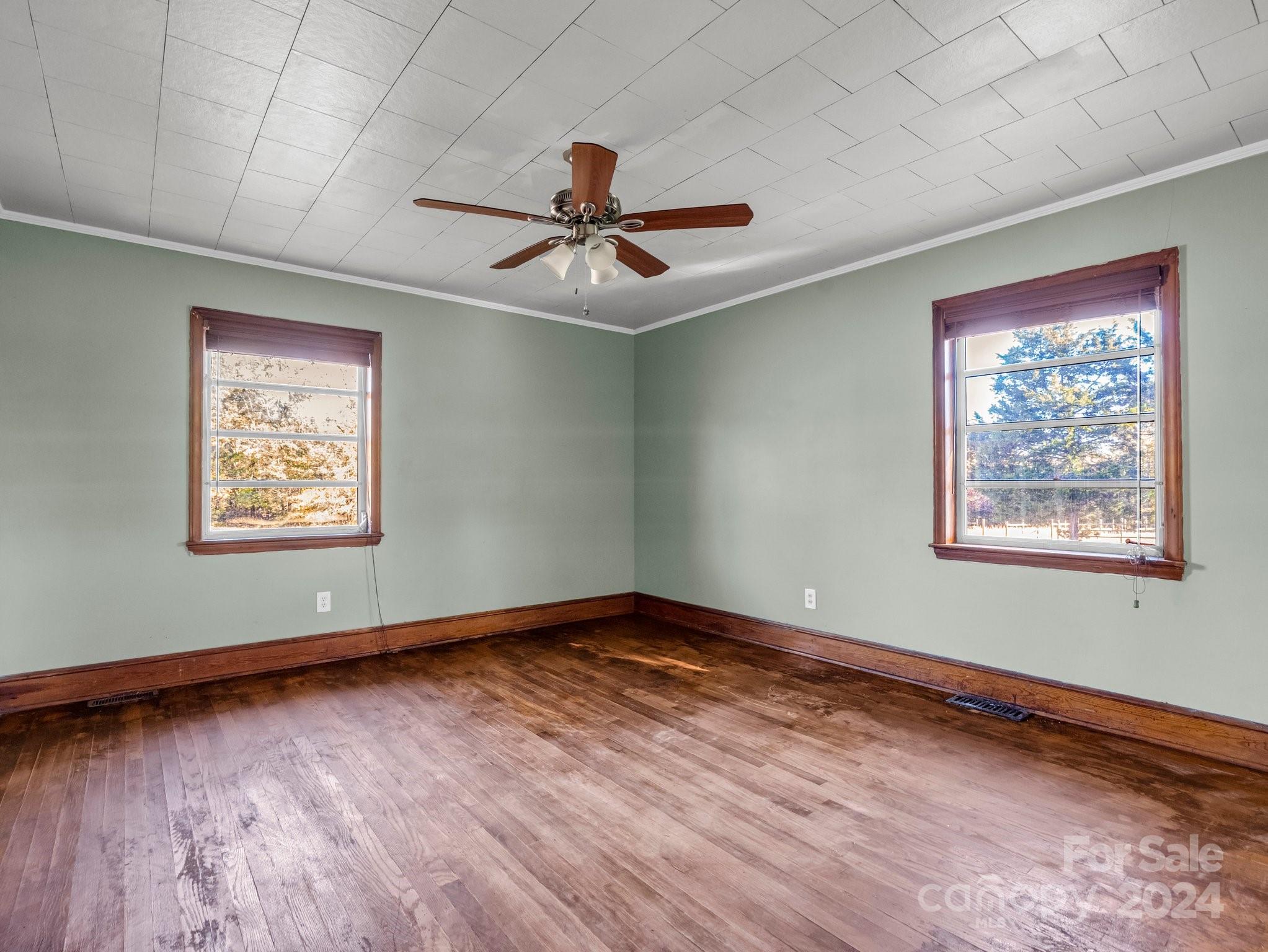 301 Doggett Road Property Photo 11