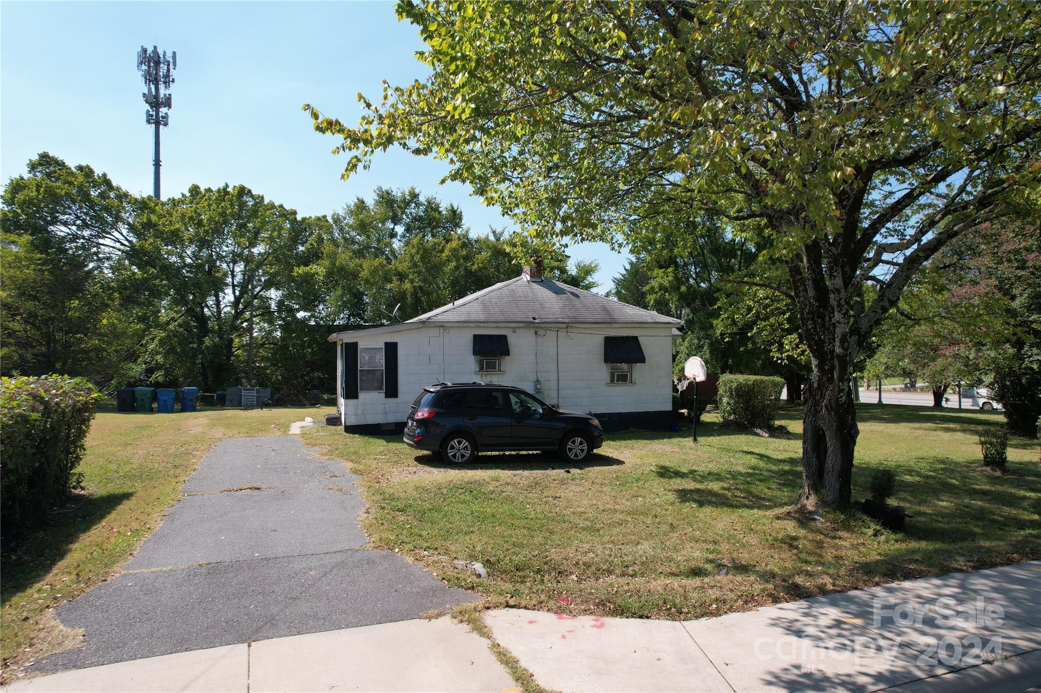 110 Sims Parkway Property Photo 2