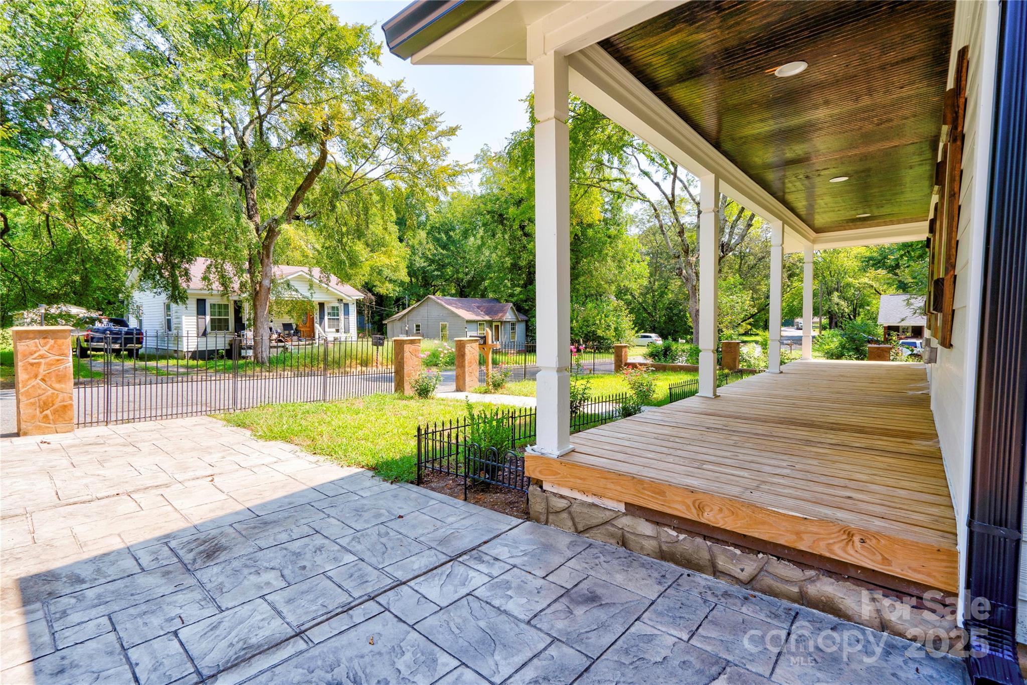 607 Ligon Street Property Photo 8