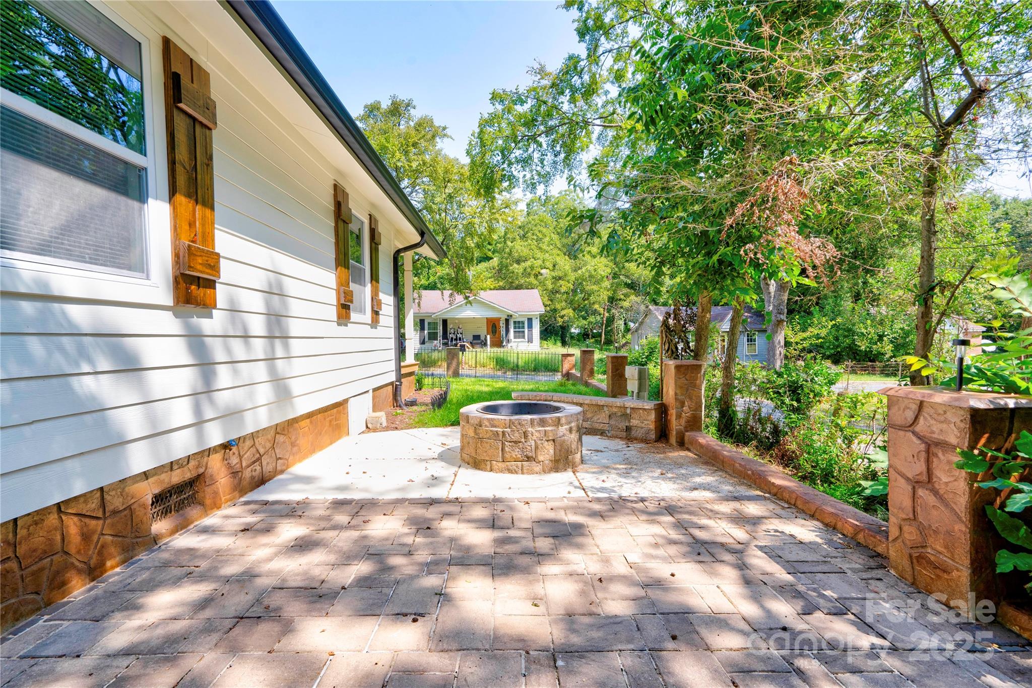 607 Ligon Street Property Photo 11