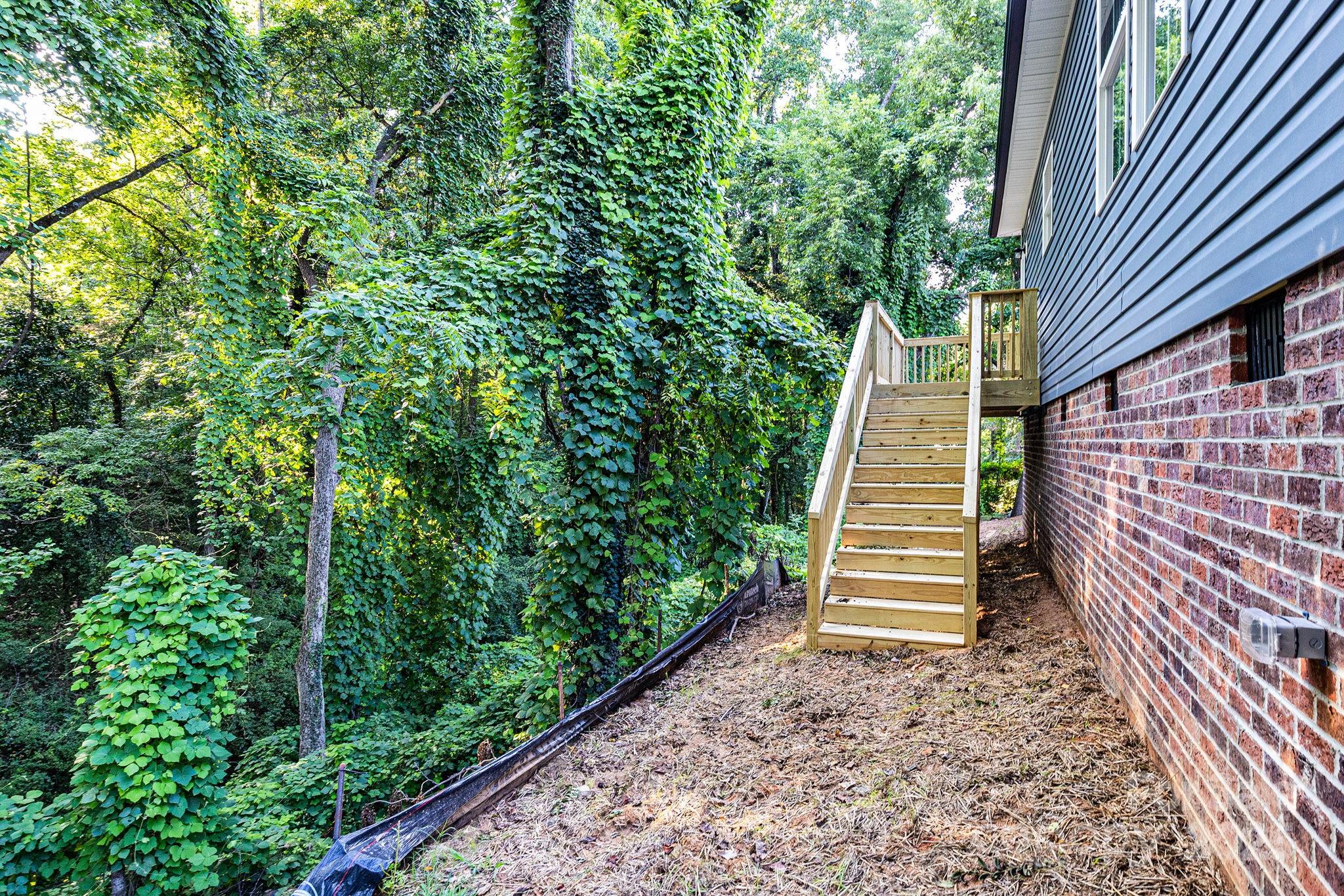 354 Moore Avenue Property Photo 5
