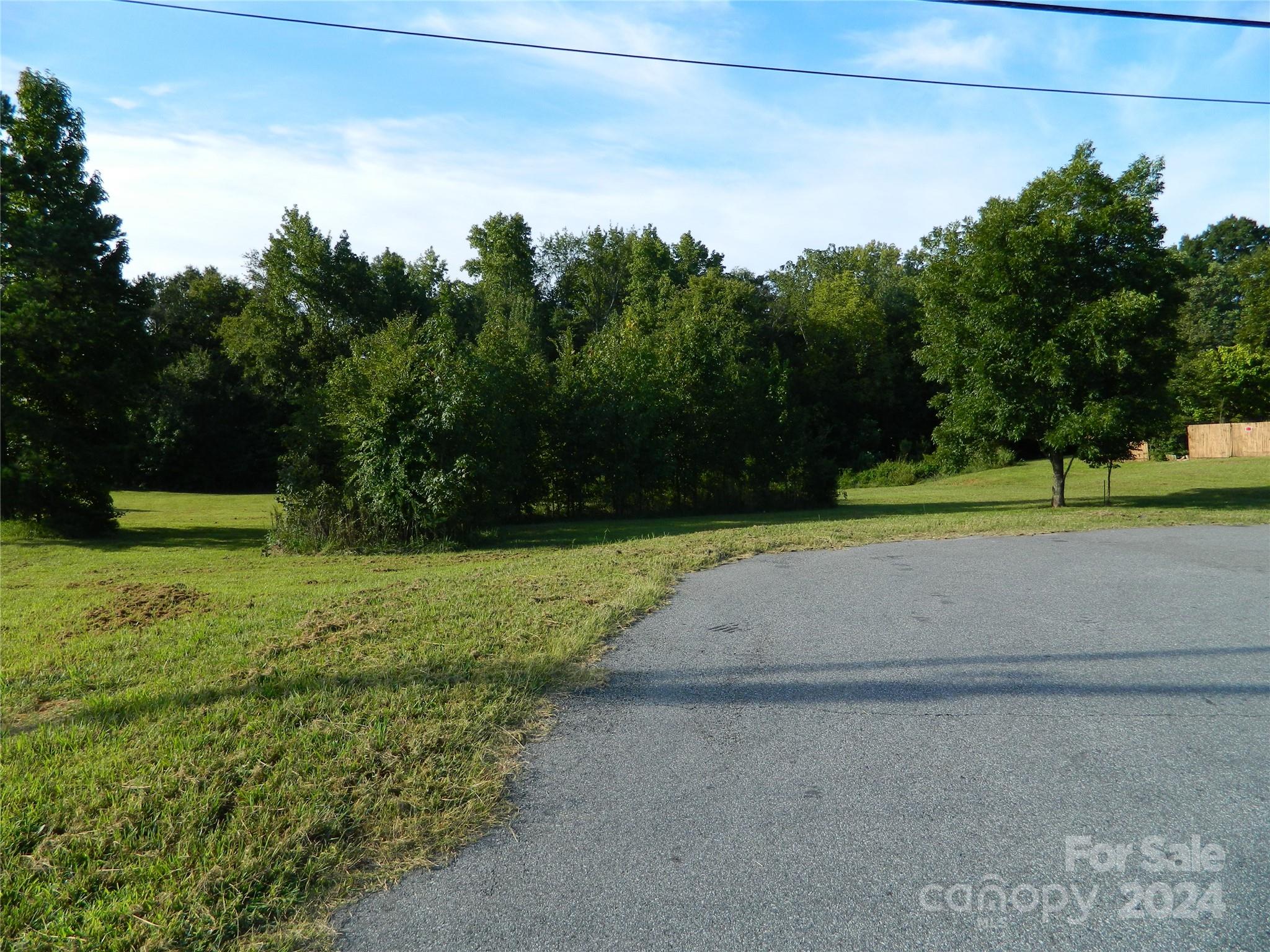 520 Lawrence Gray Road Property Photo 3