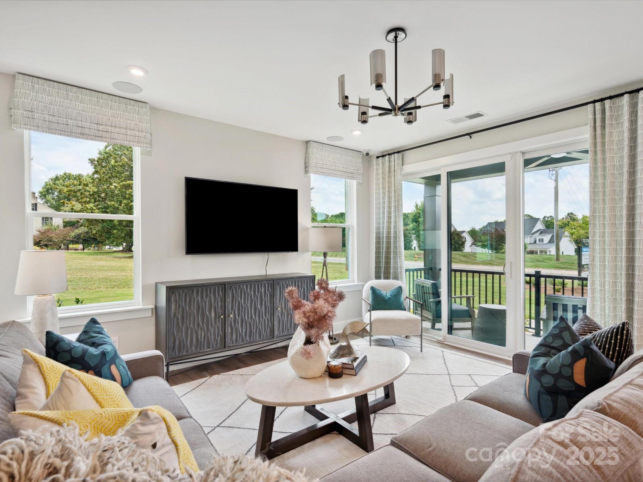 97 Seven Oaks Landing Property Photo 12