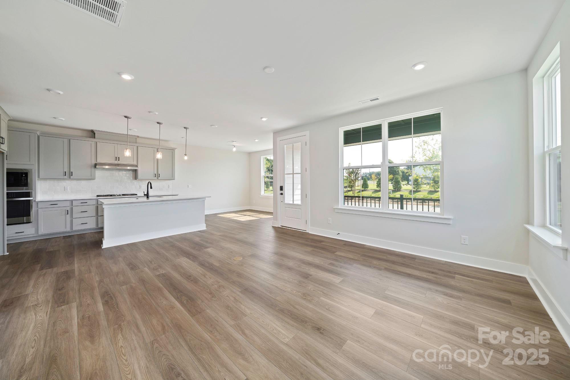 97 Seven Oaks Landing Property Photo 13