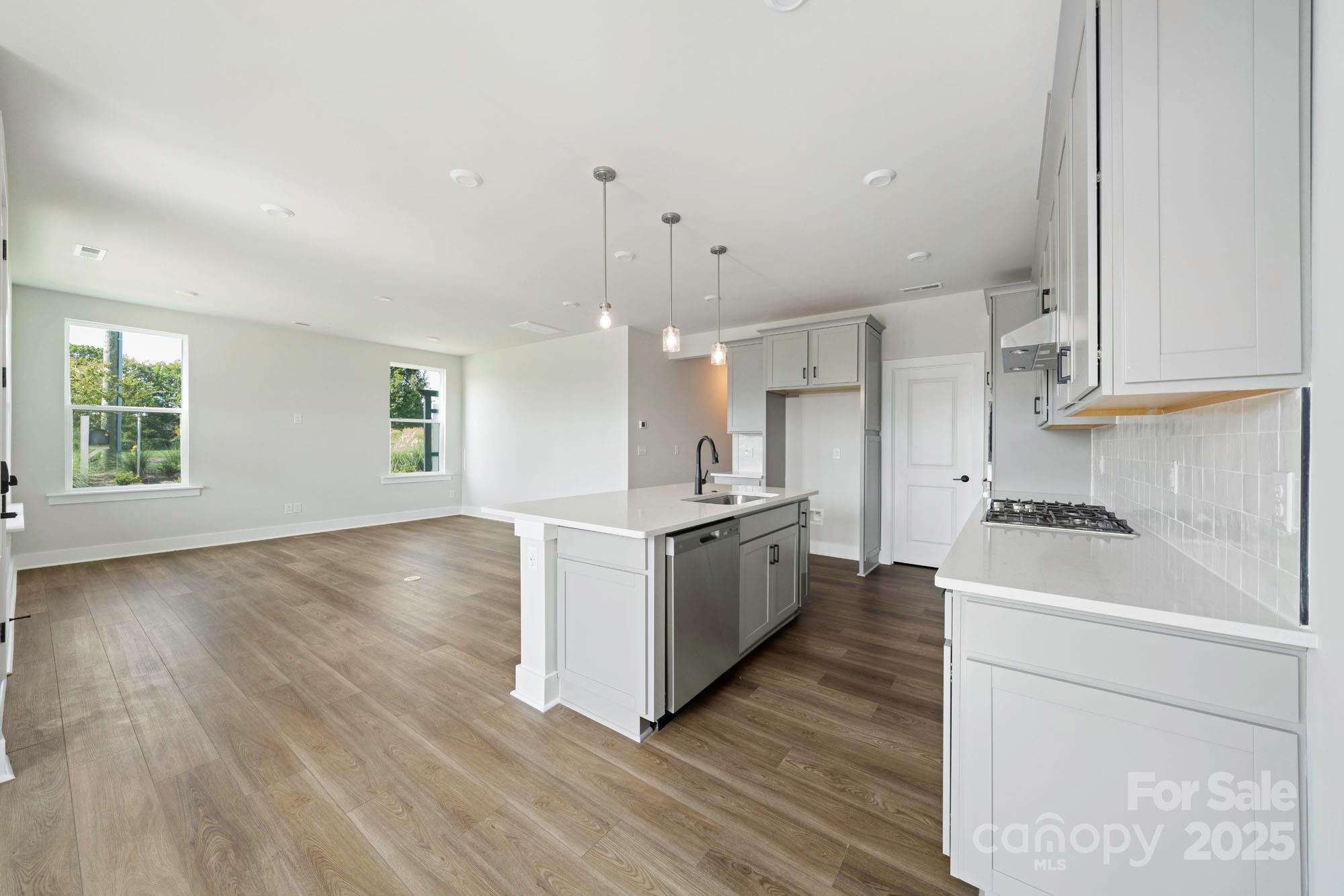 97 Seven Oaks Landing Property Photo 15