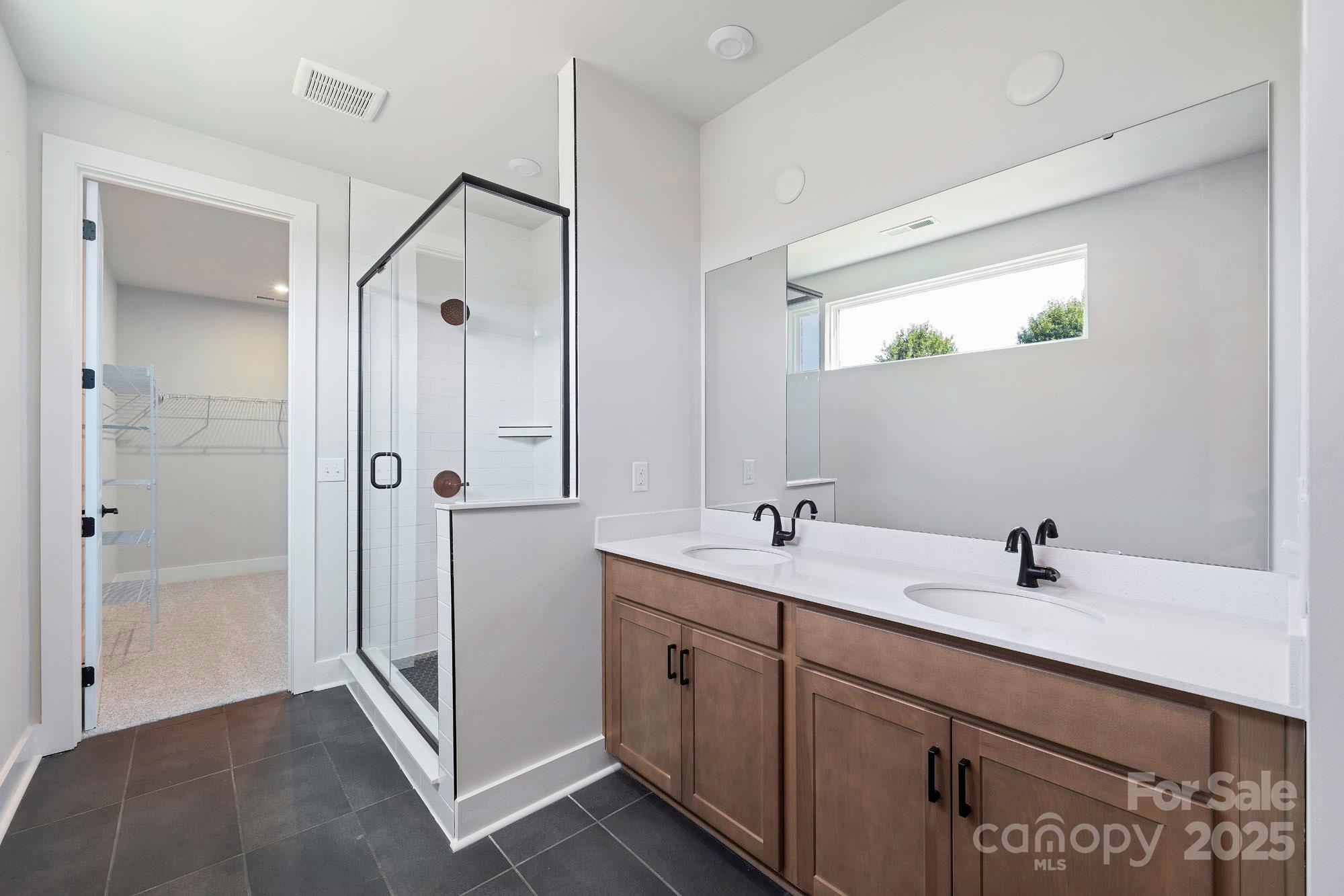97 Seven Oaks Landing Property Photo 18