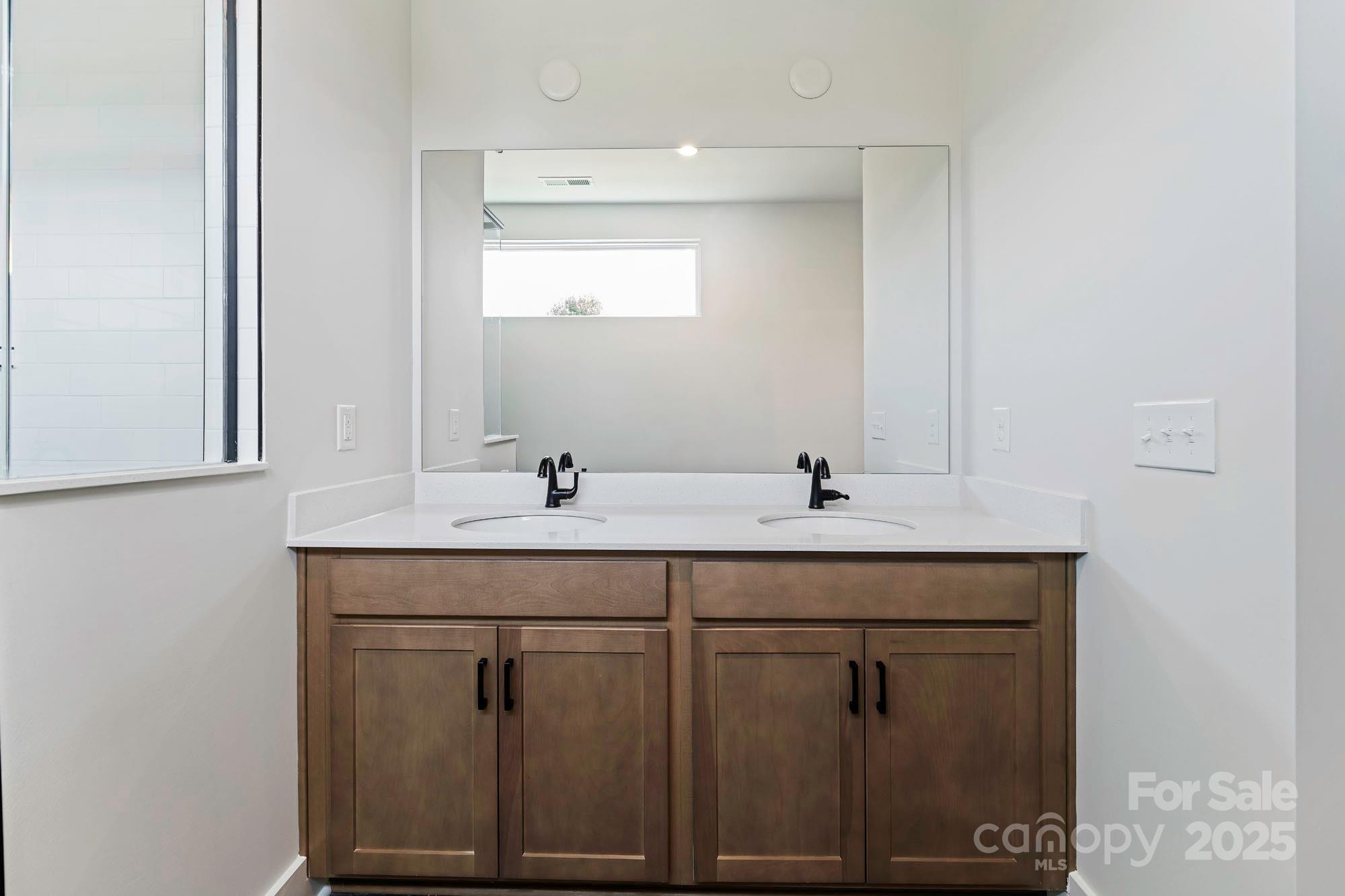 97 Seven Oaks Landing Property Photo 19