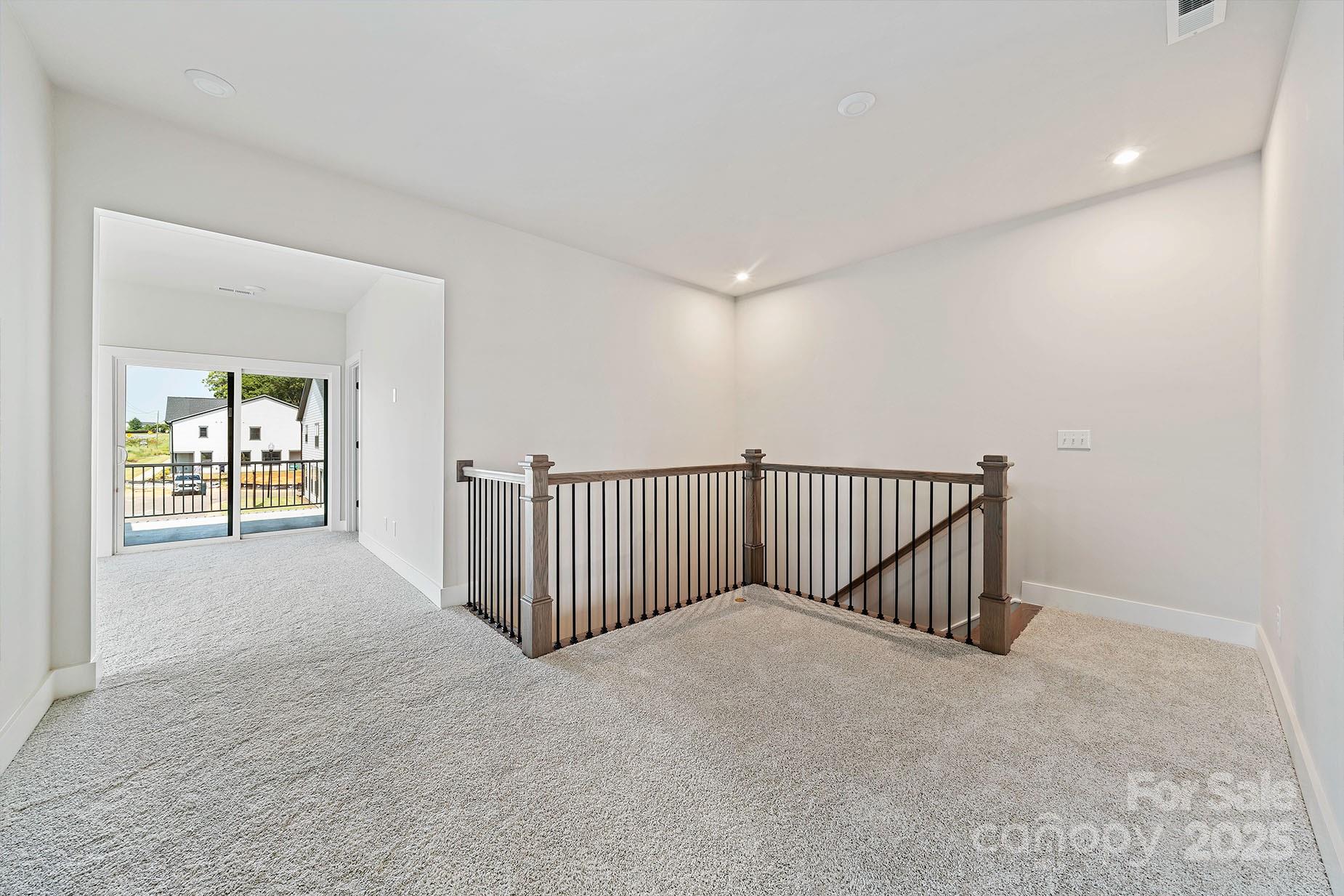 97 Seven Oaks Landing Property Photo 21